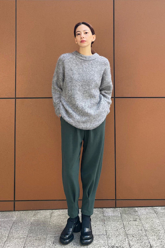 ishi 素材感をアクセントにコーデを楽しむ