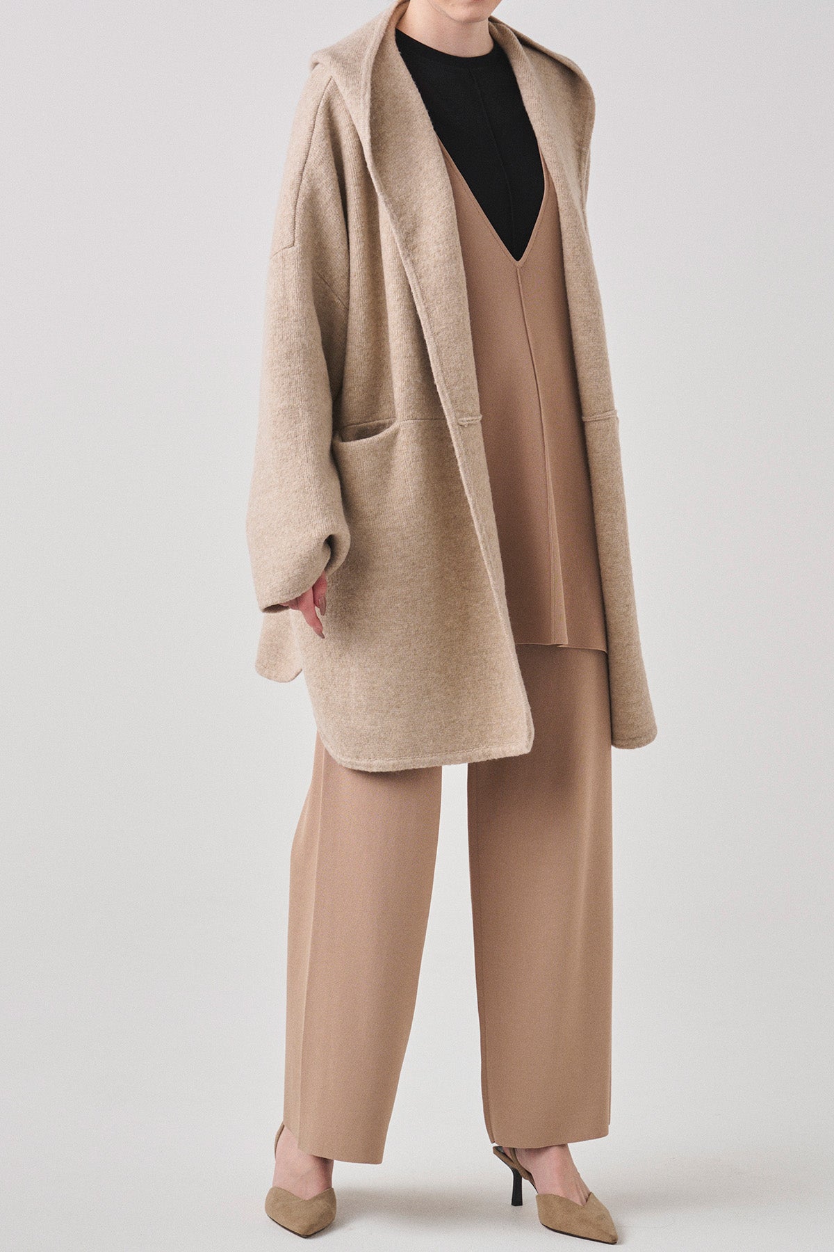 Vネックミドル丈ニットベスト