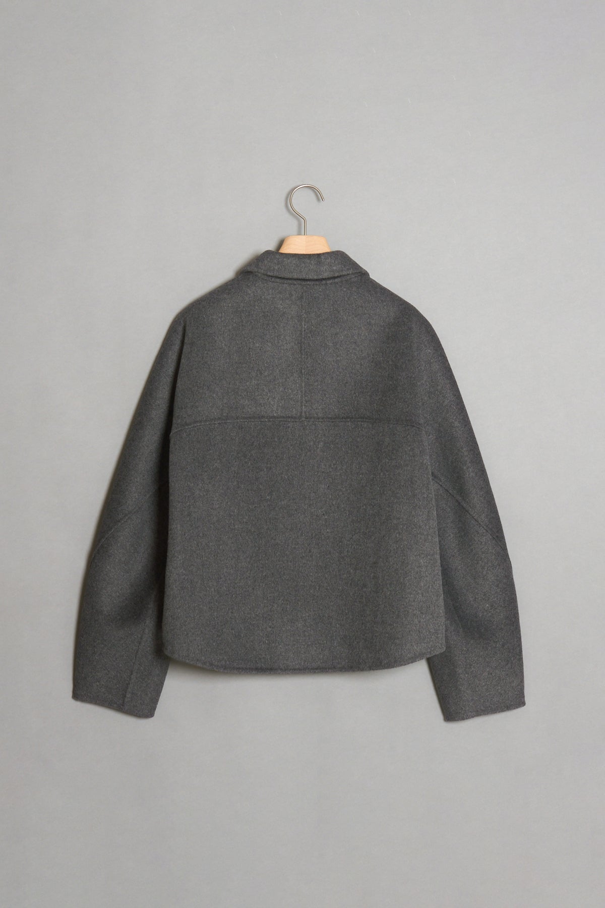 ishi ウールクロップドコート