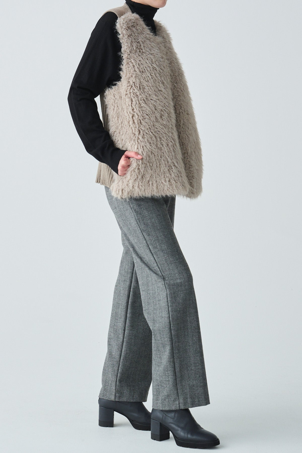 フェイクファーニット切替ジレ