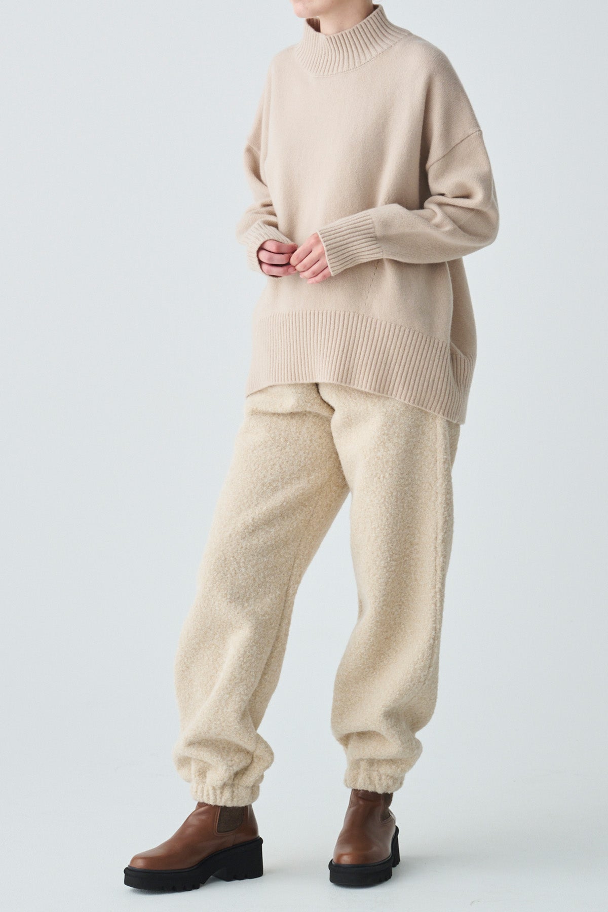 ハイネックスリットカラーウールニット