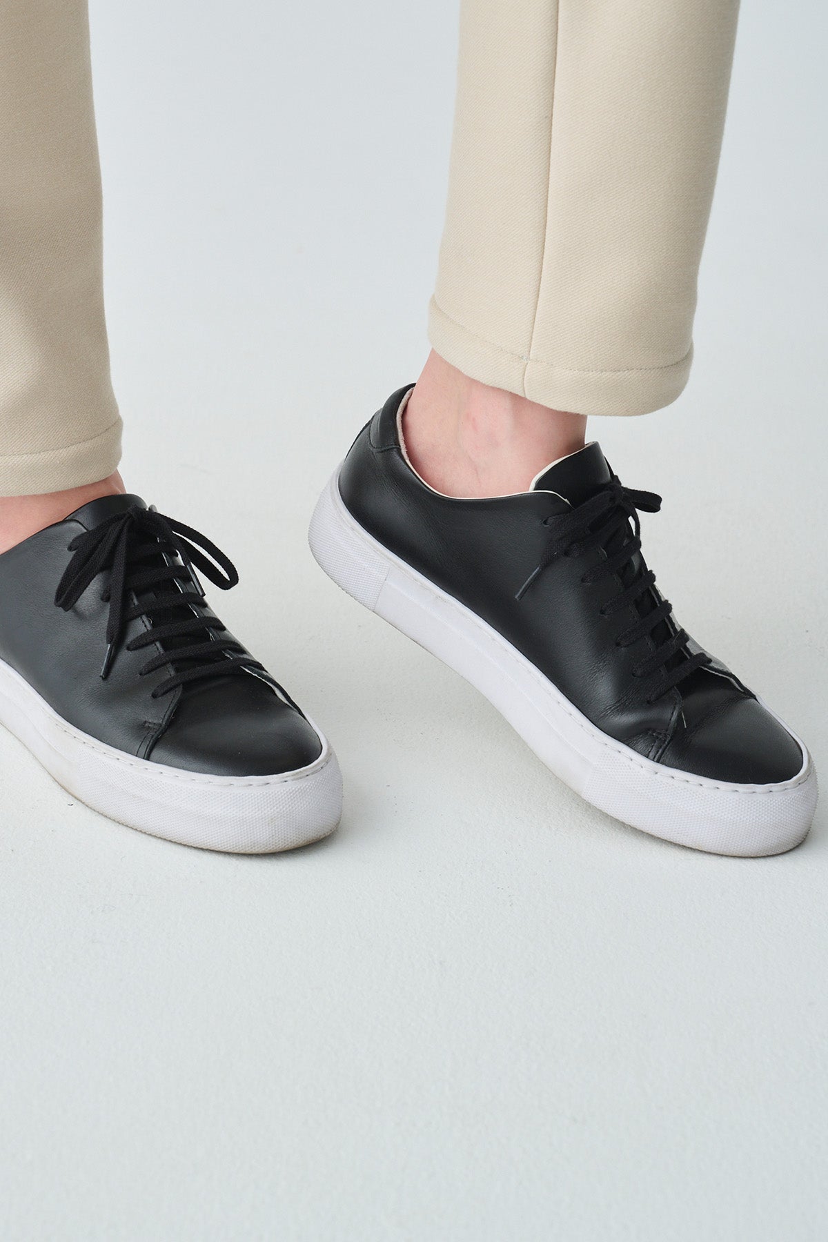 ローカットレザースニーカー (WOMENS)