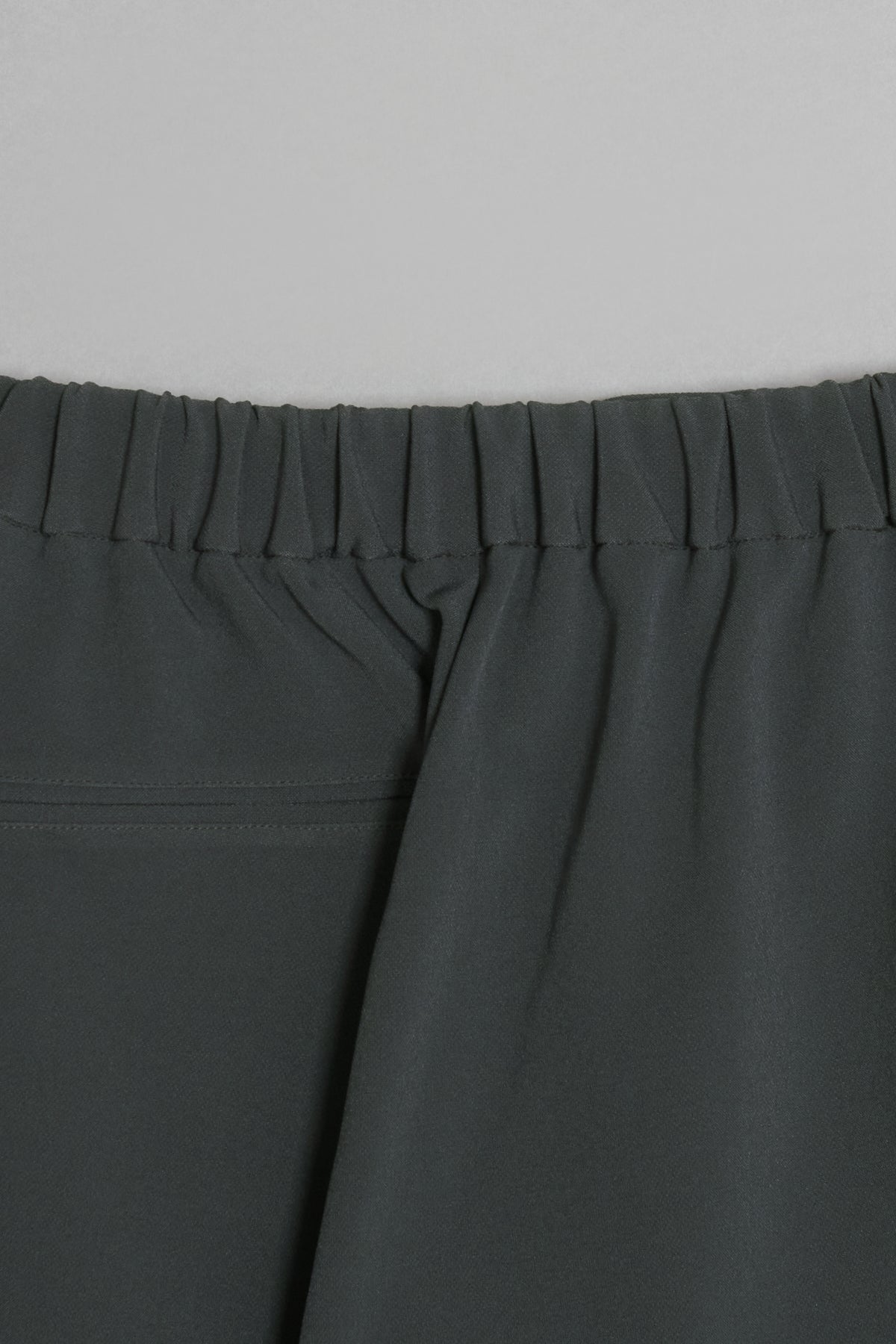 タック入りテーパードパンツ (SET UP対応)