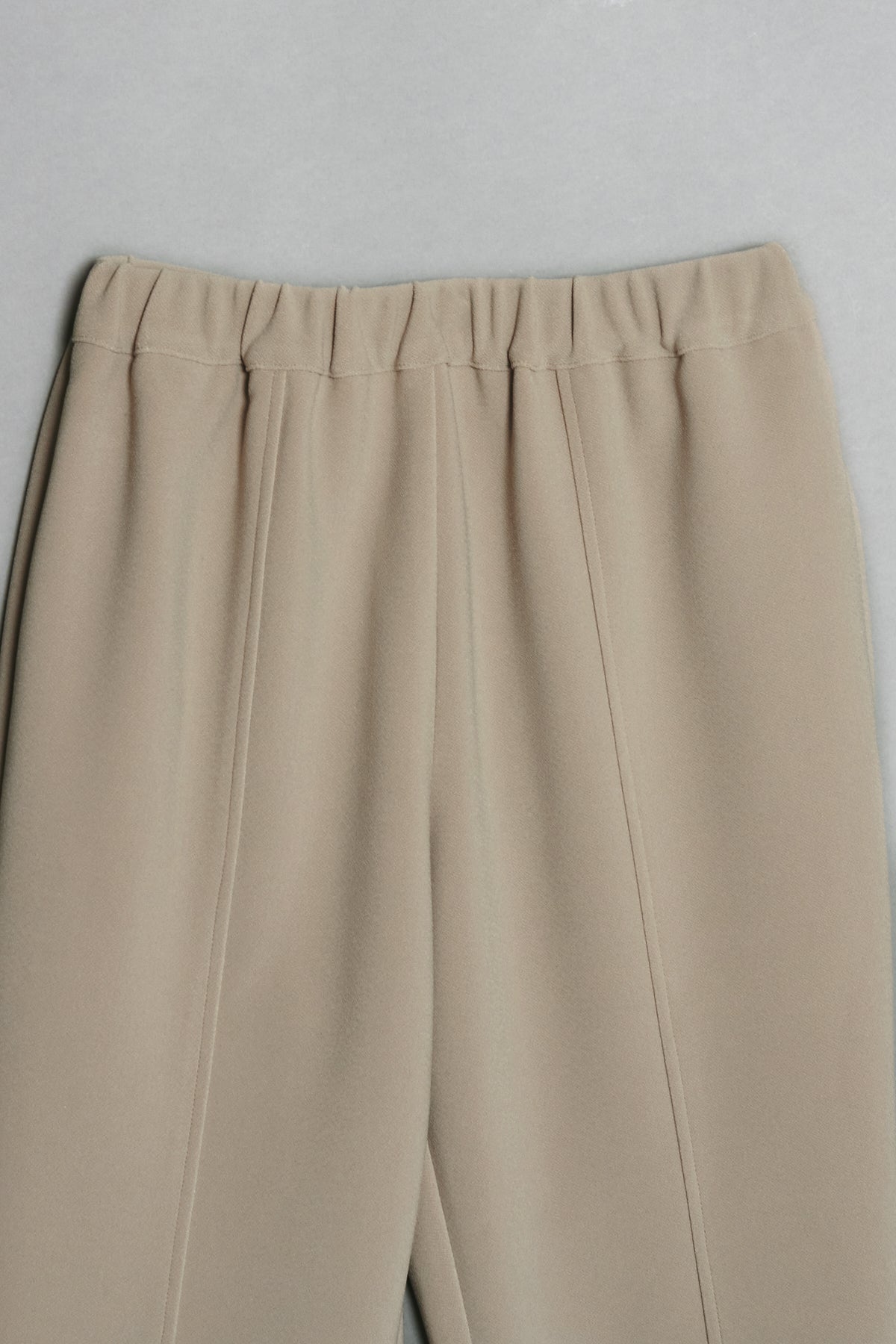 センターシームスティックパンツ