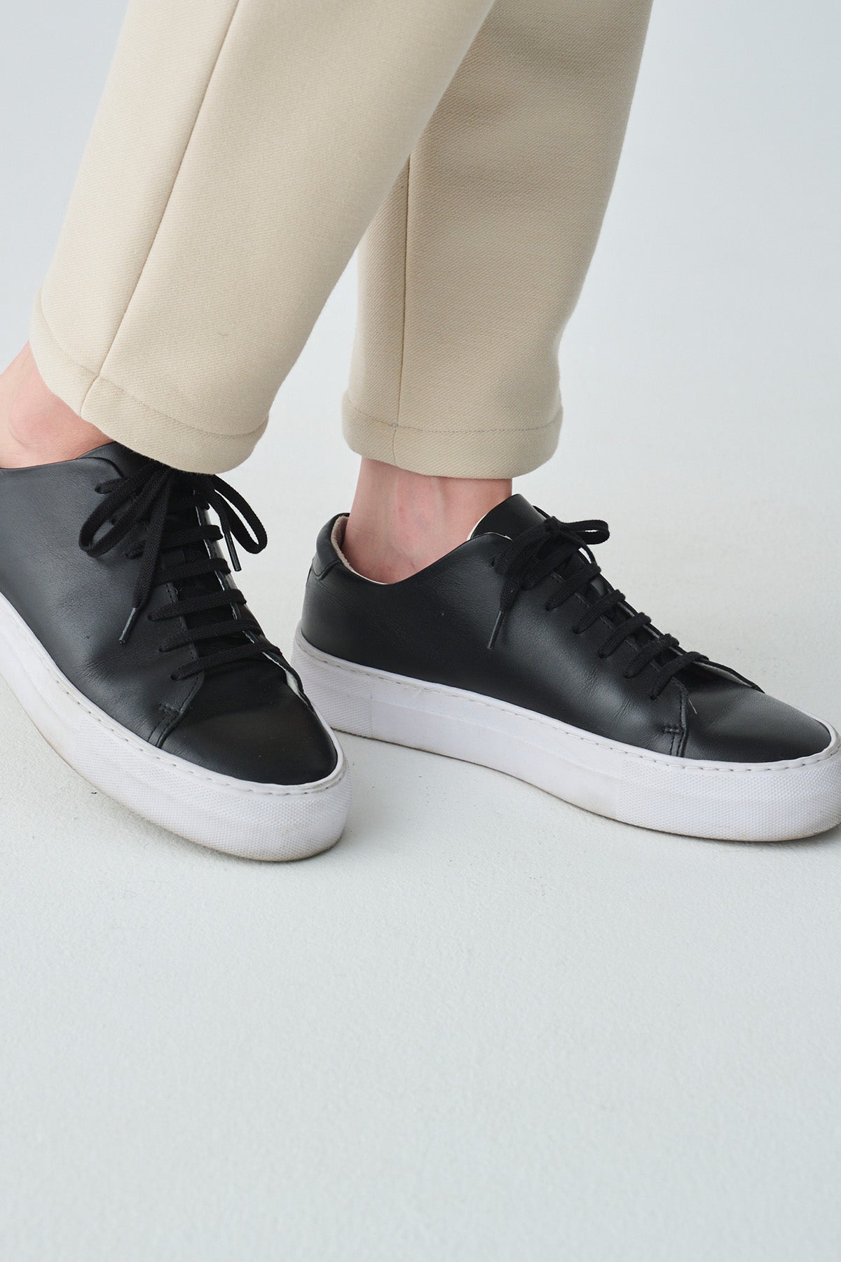 ローカットレザースニーカー (WOMENS)