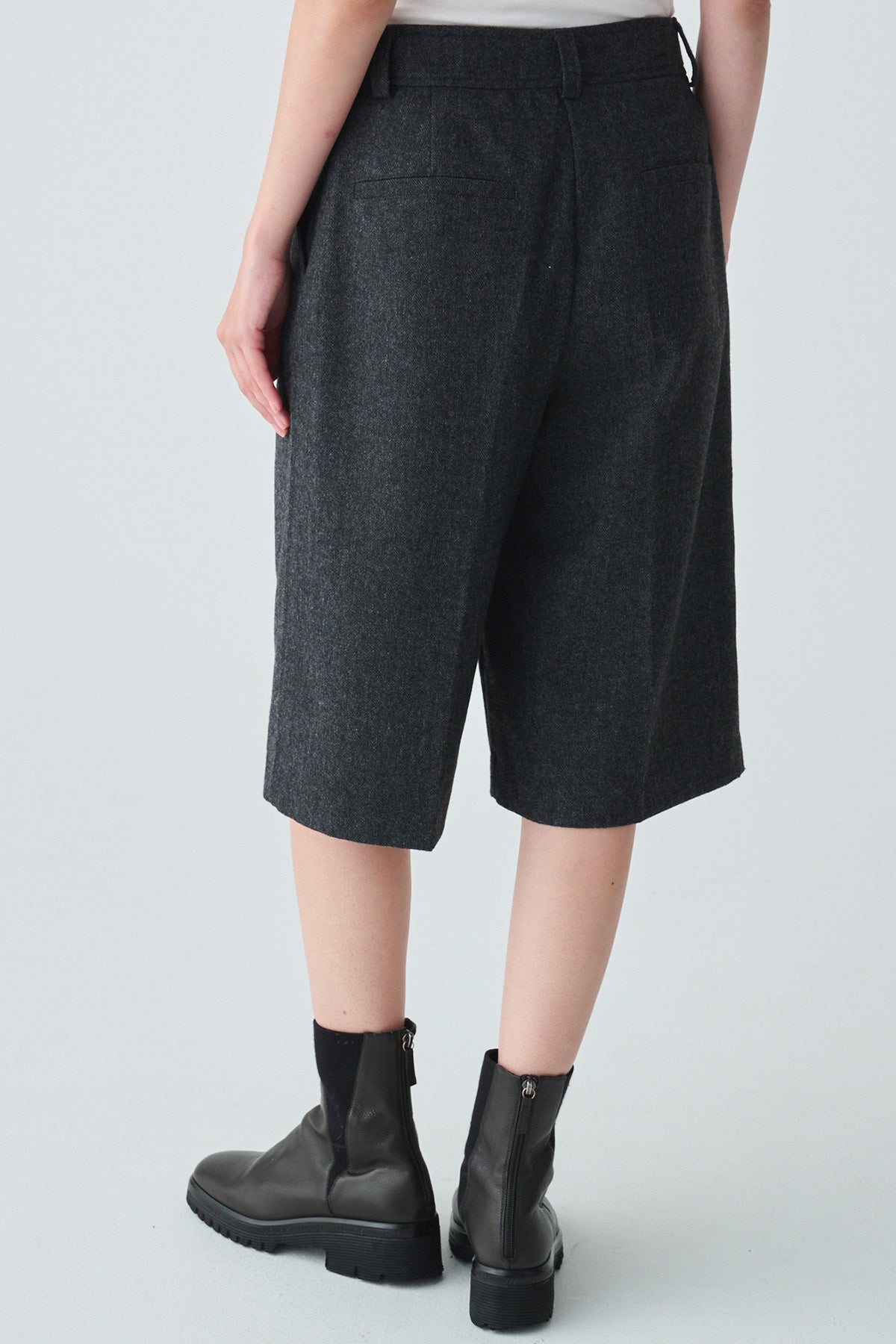ヘリンボーンセンタープレスハーフパンツ