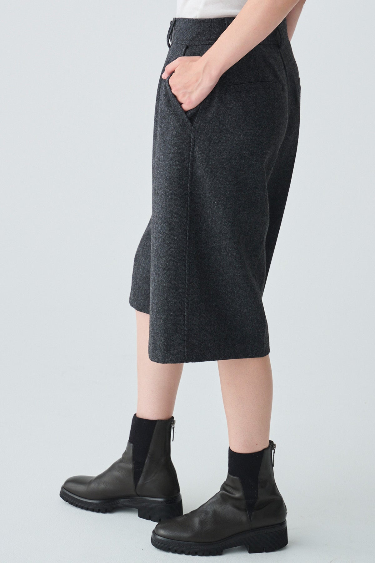 ヘリンボーンセンタープレスハーフパンツ