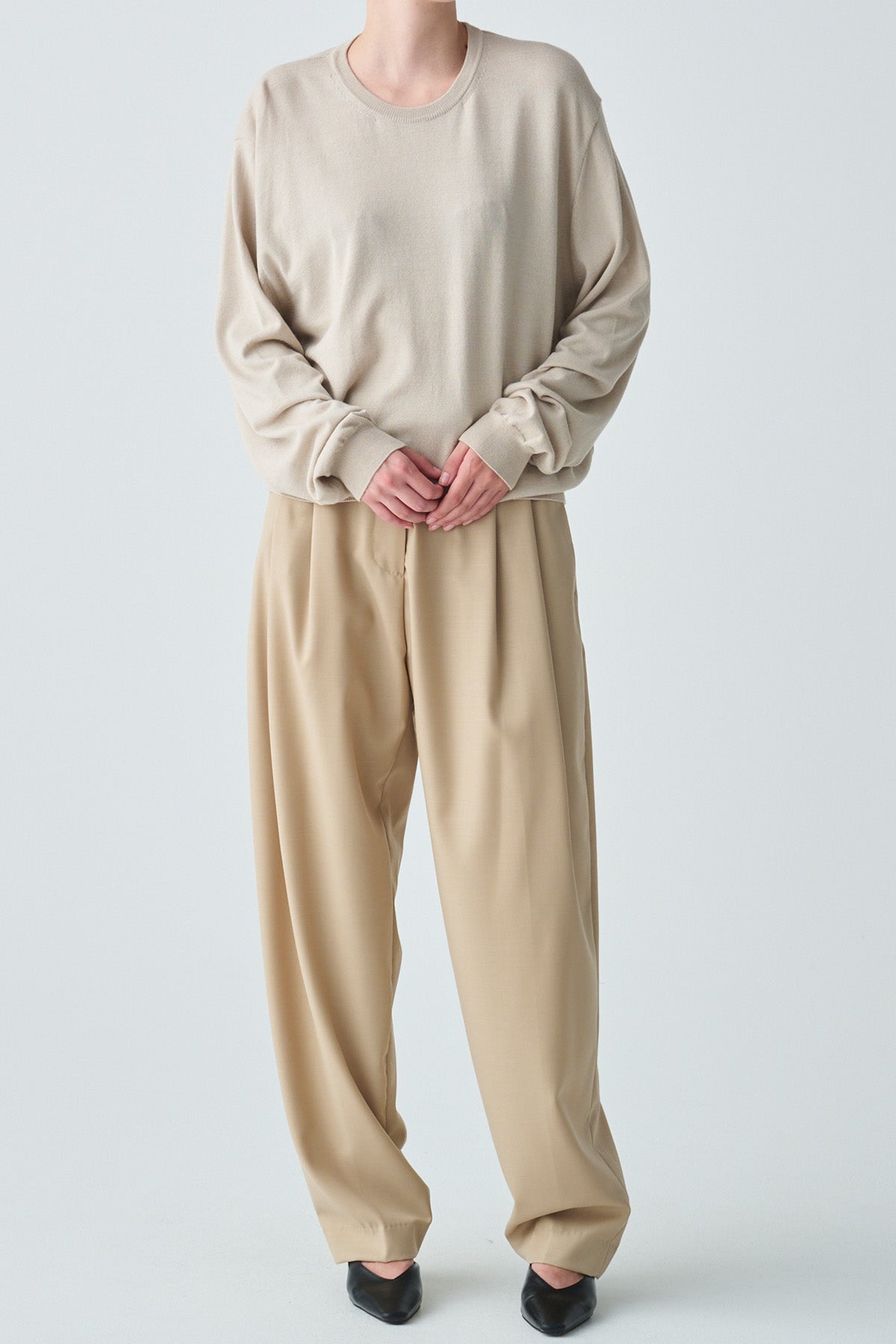 ishi クルーネックベーシックニット