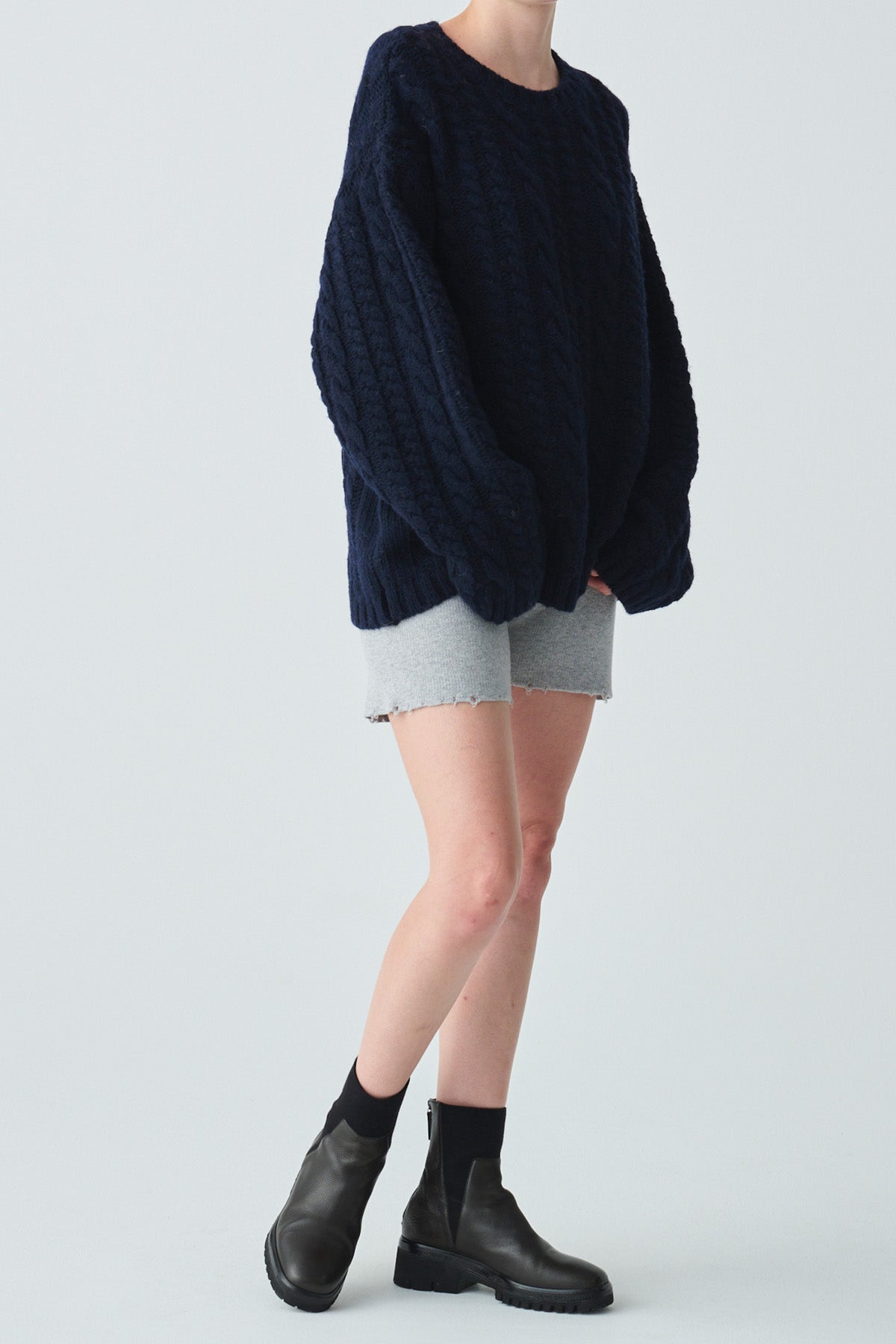 ishi カットオフニットショートパンツ