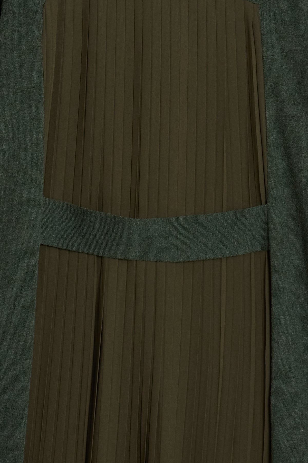 バックプリーツロングカーディガン