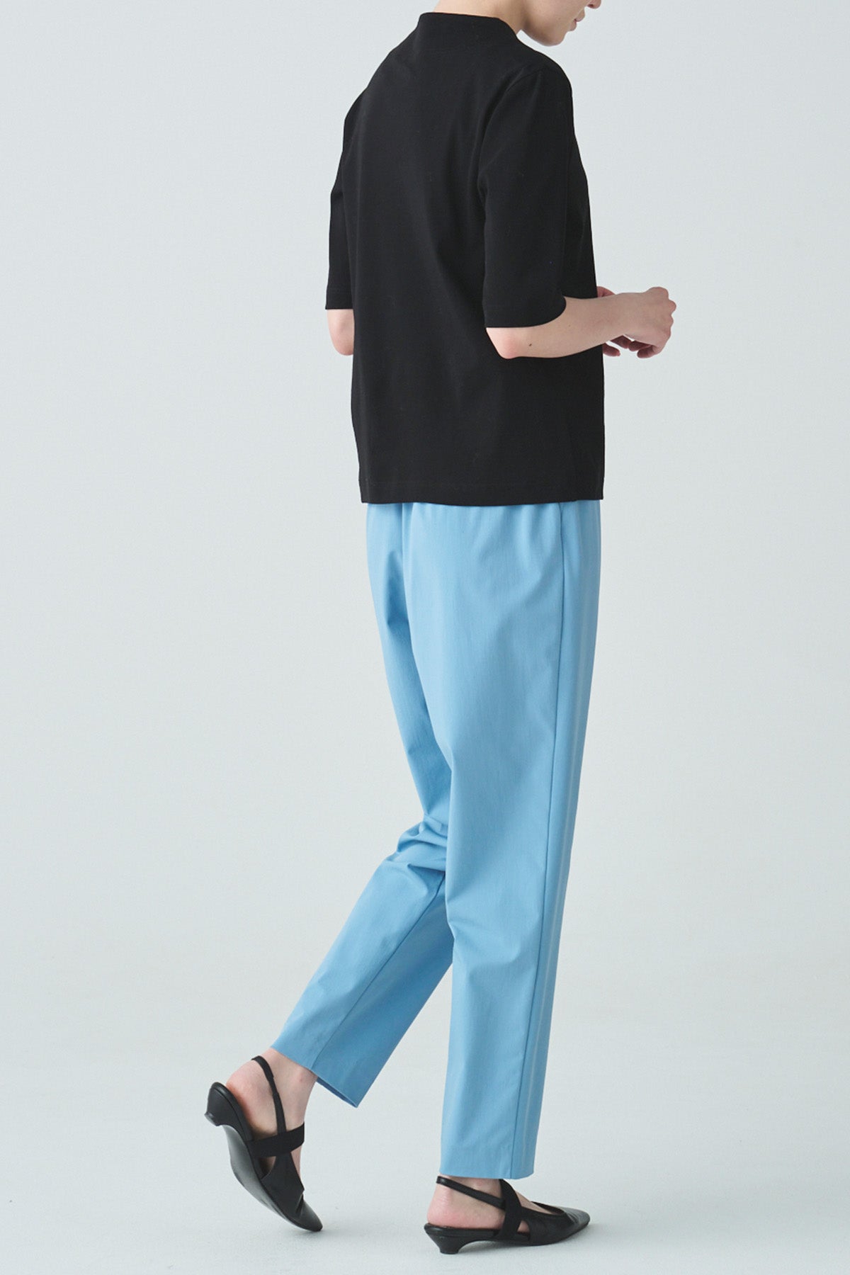 ワンタックハイストレッチテーパードパンツ