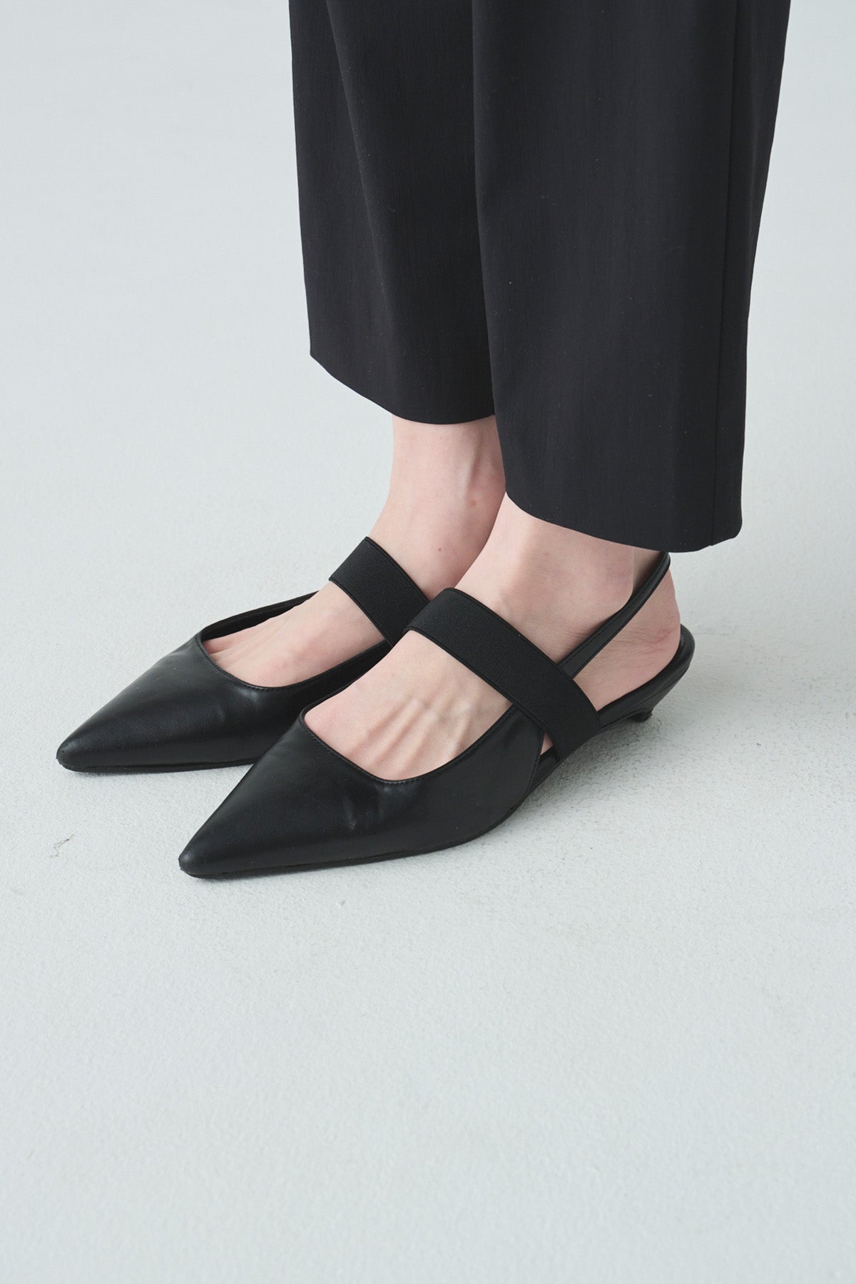 スリングバックパンプス