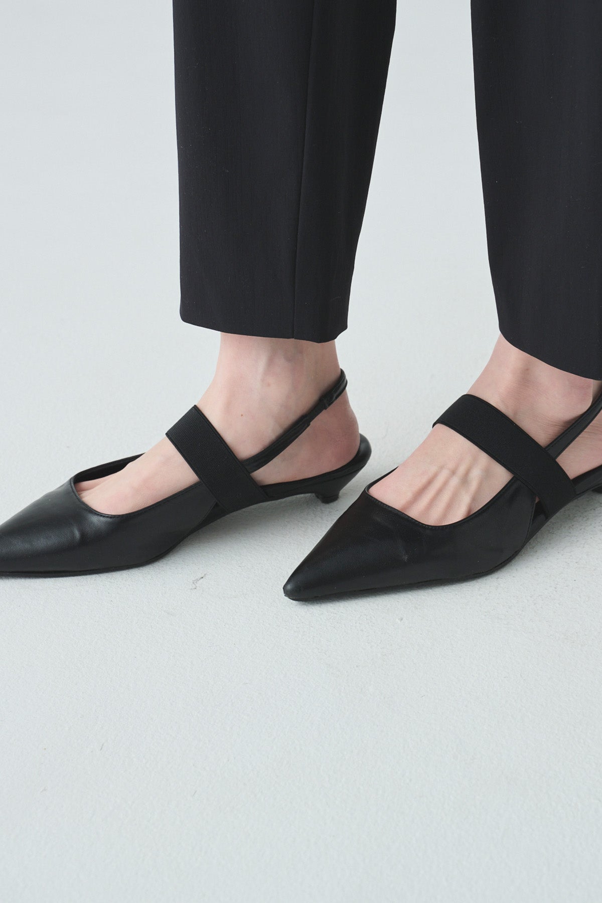 スリングバックパンプス