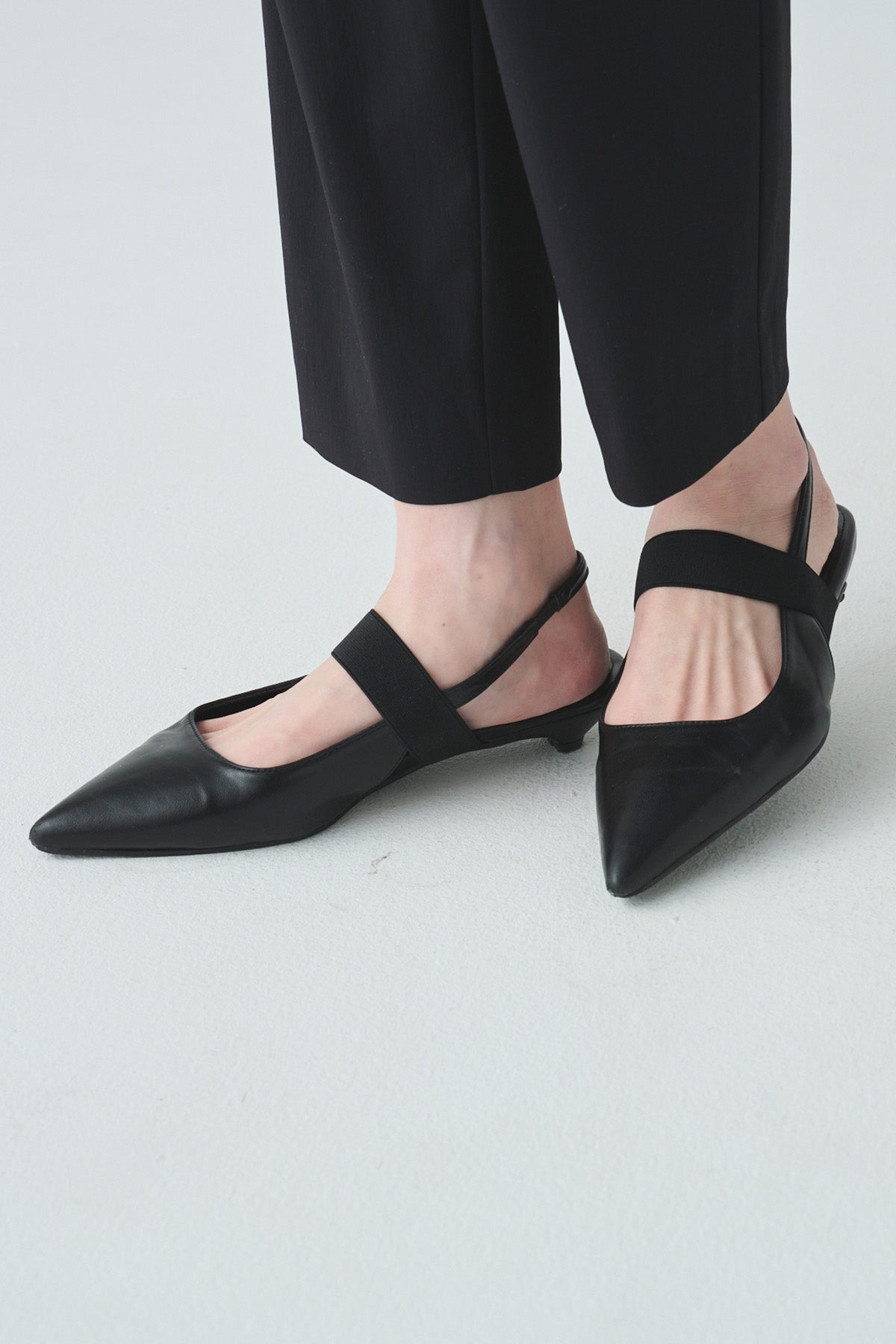 スリングバックパンプス