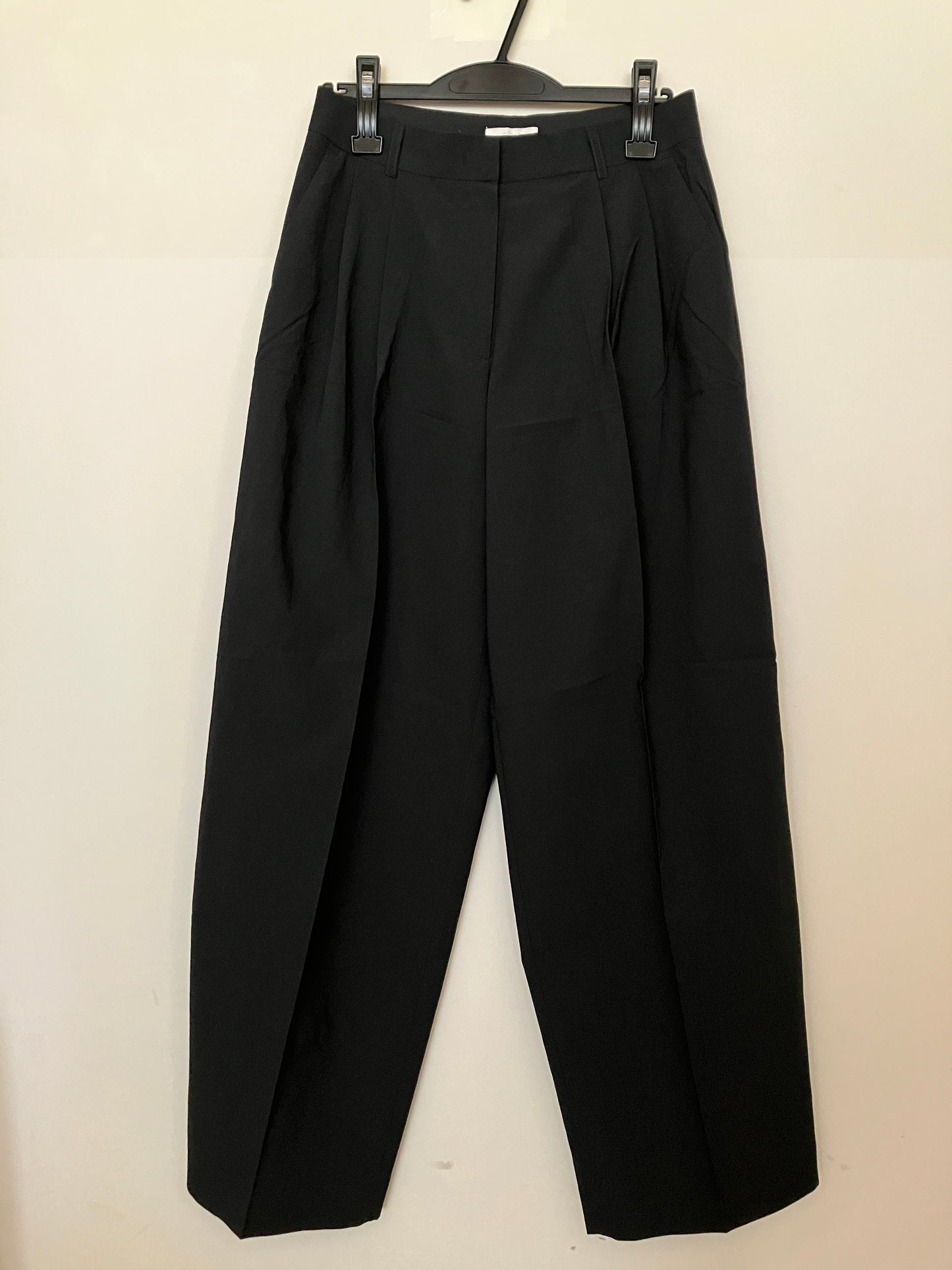 ishi ストレッチタックワイドパンツ