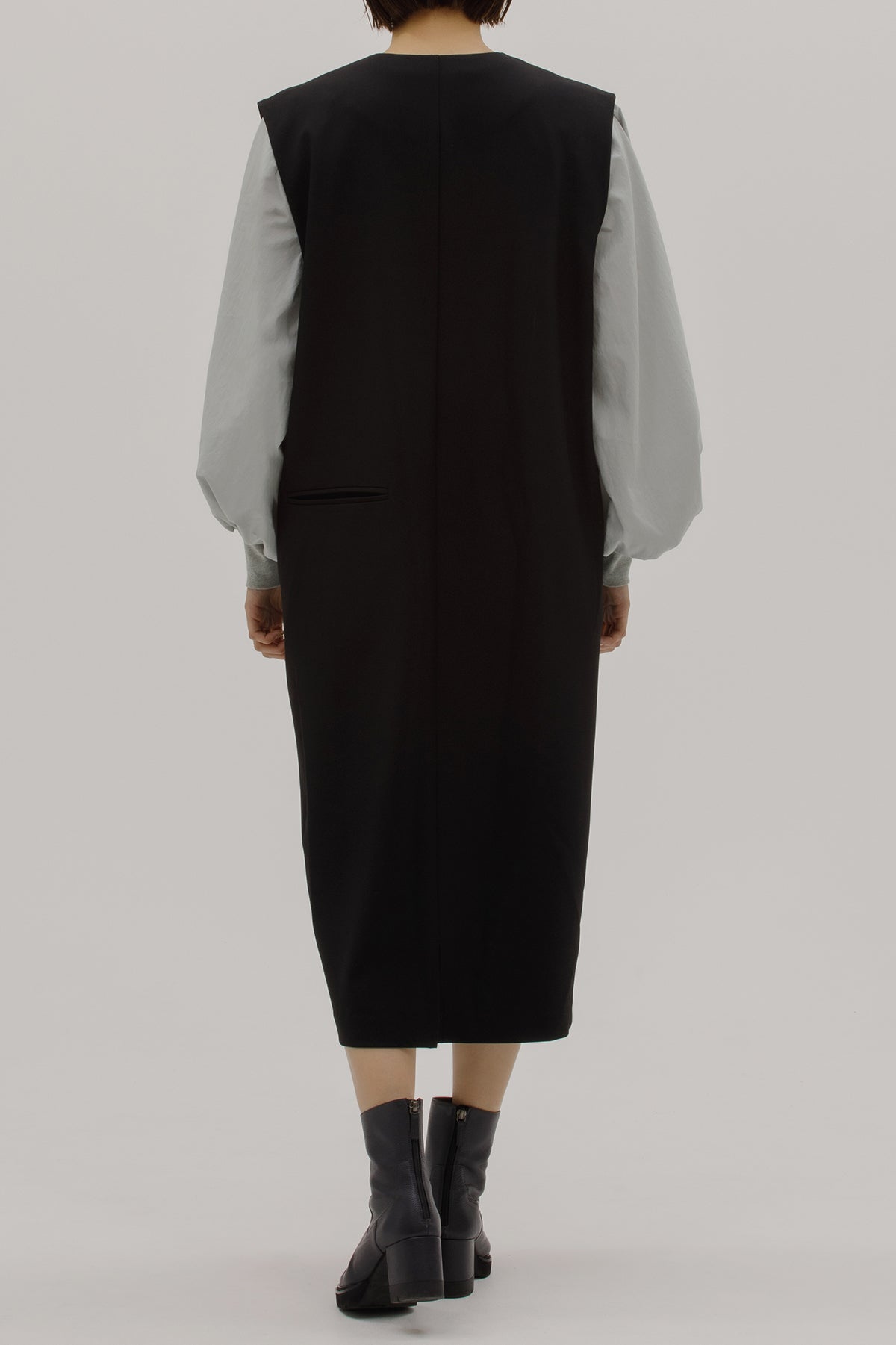 キーネックスリーブレスワンピース