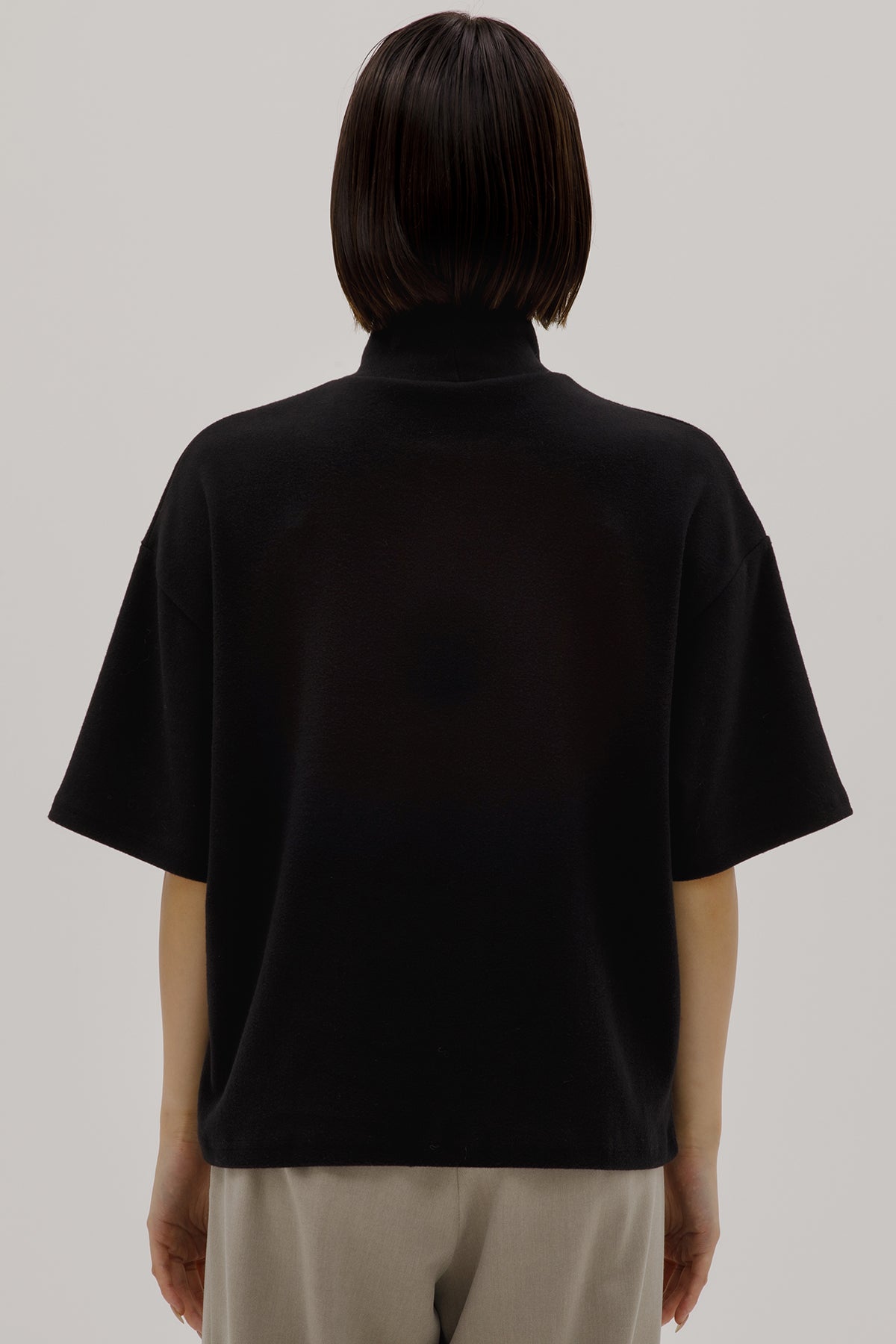 ishi ハイネックハーフスリーブプルオーバー