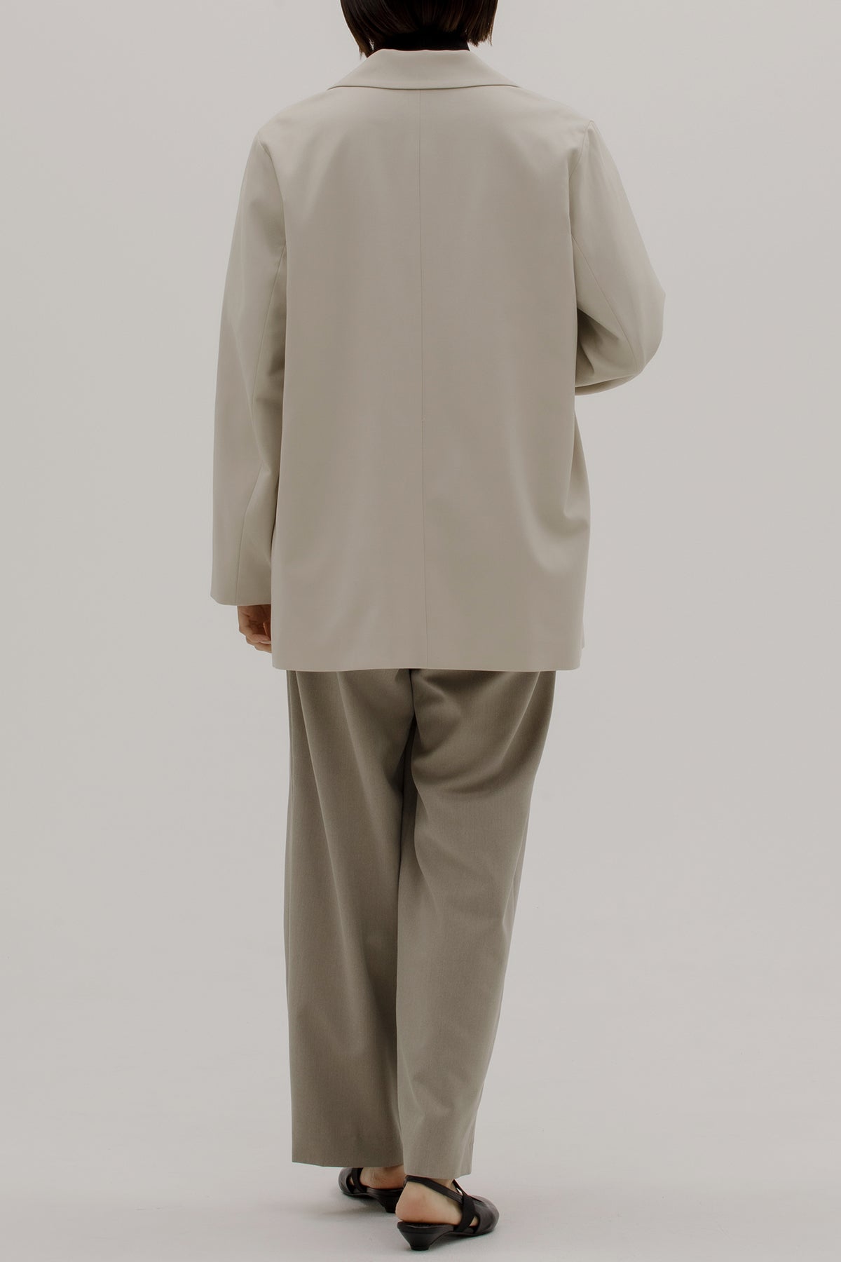 ishi ツータックワイドパンツ