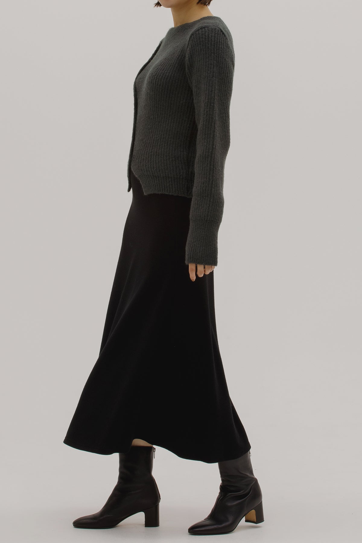 ishi アシンメトリーデザインニット