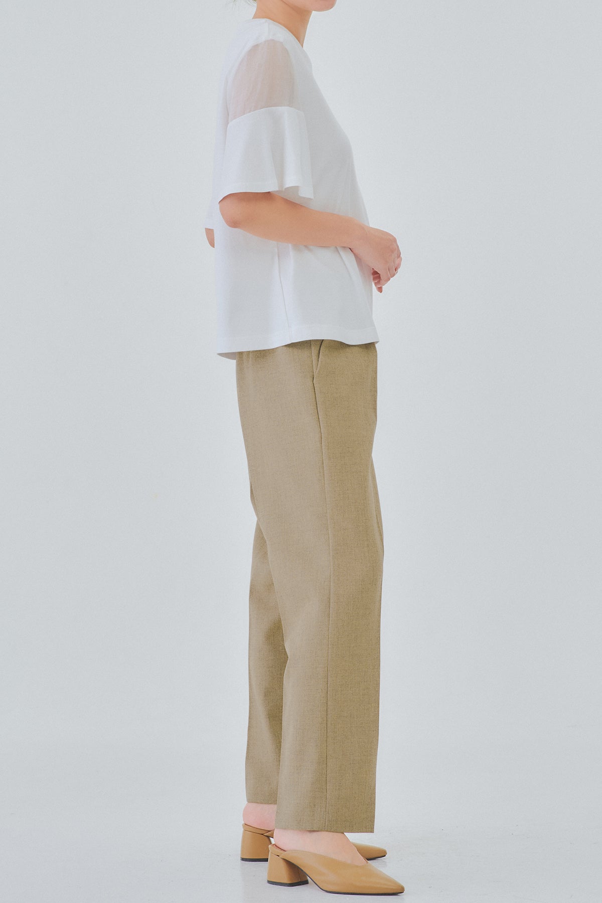ワンタックセミストレートパンツ