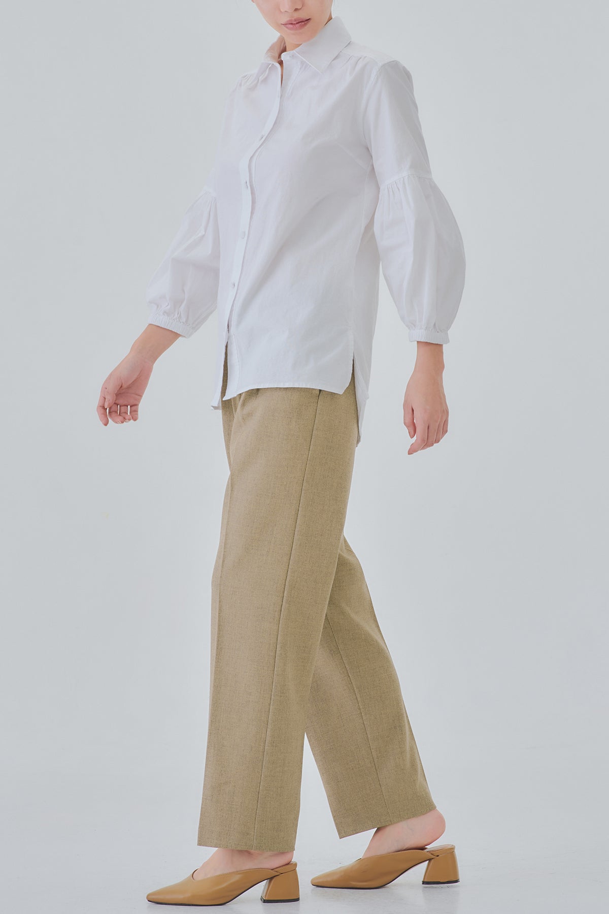 ワンタックセミストレートパンツ