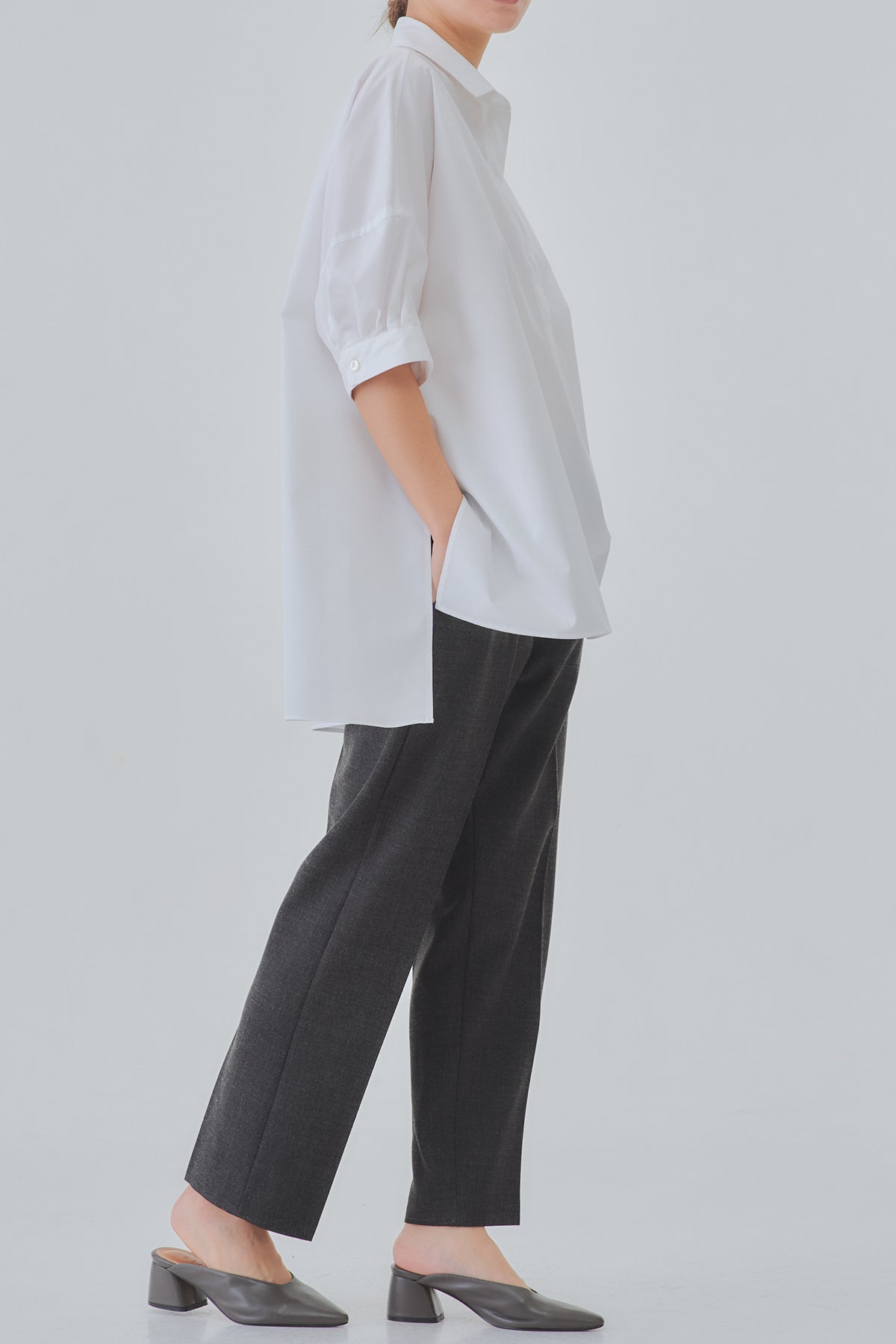 ワンタックセミストレートパンツ