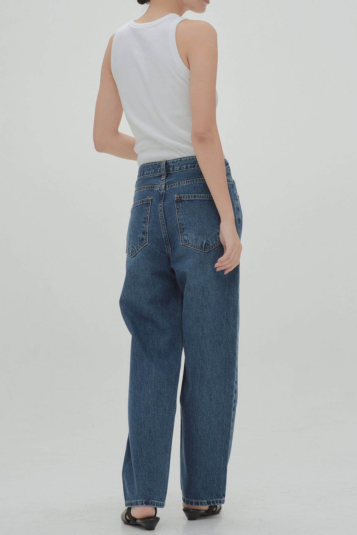 ishi ロゴ入りリブタンクトップ