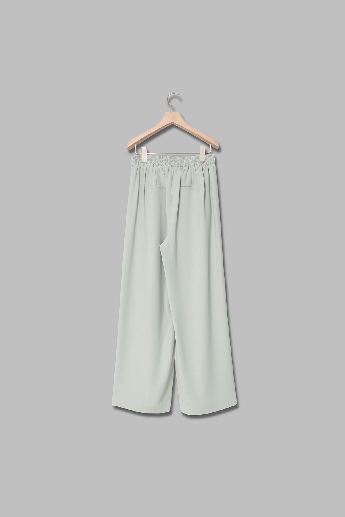 タック入りワイドパンツ