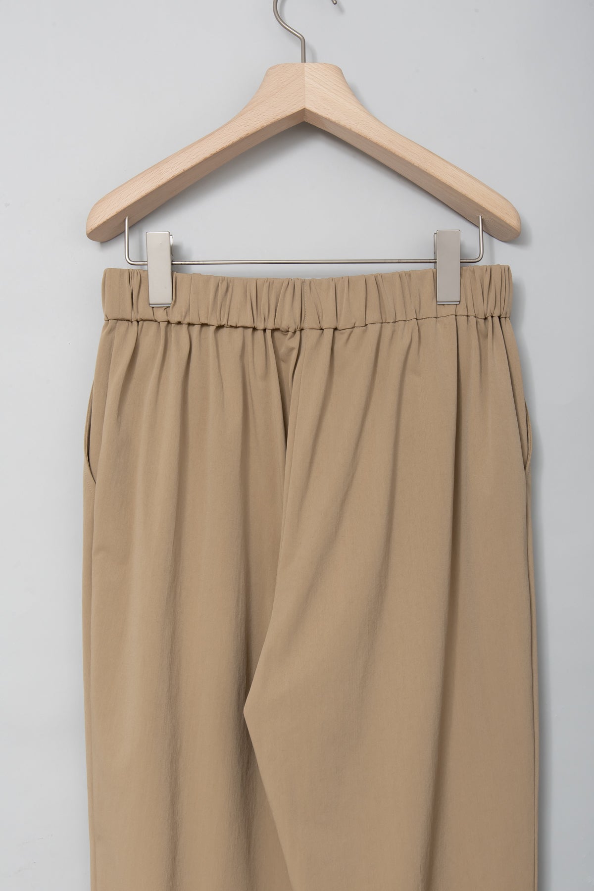 ワンタックハイストレッチテーパードパンツ