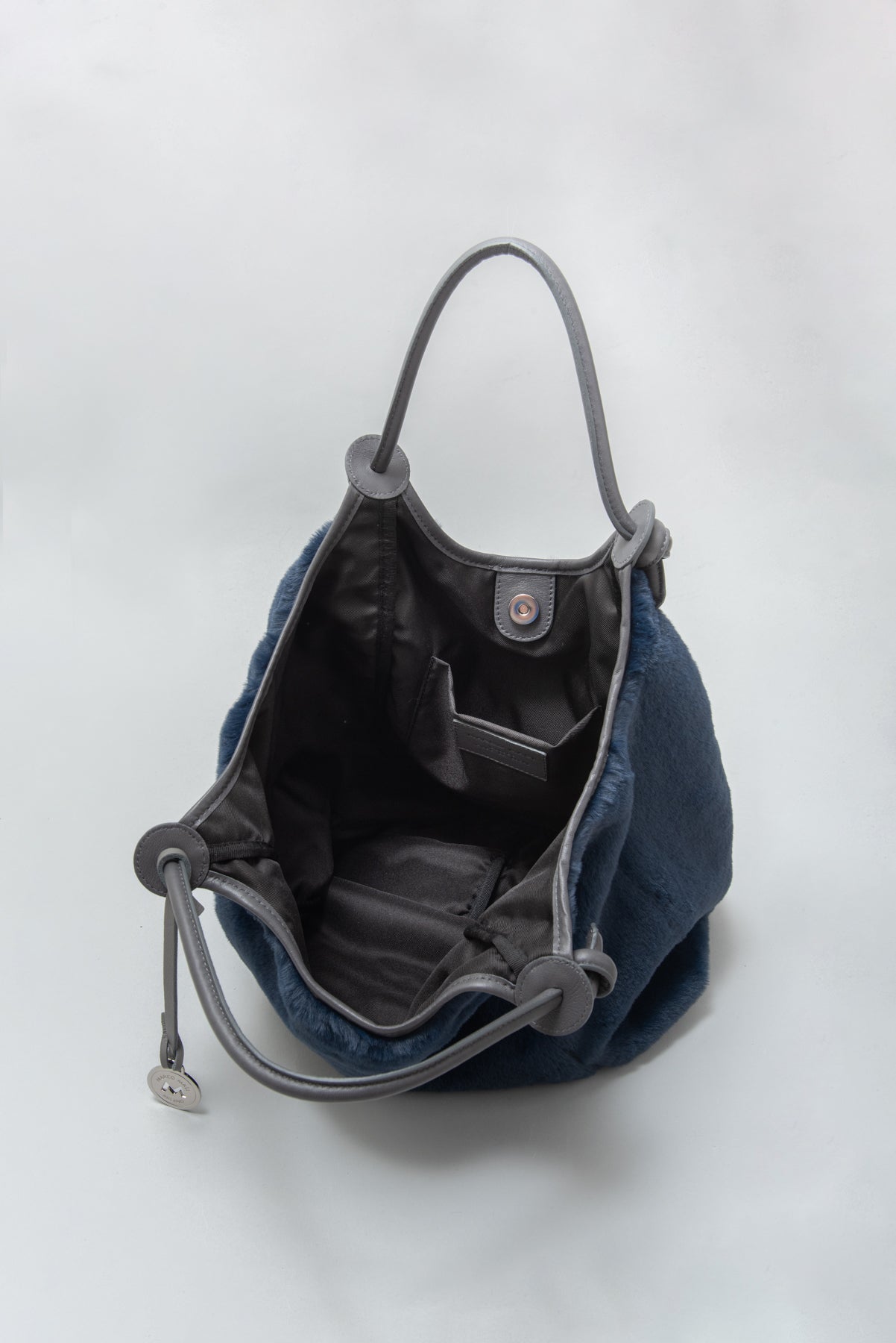 MARCO MASI フェイクファー×レザーハンドルトートバッグ