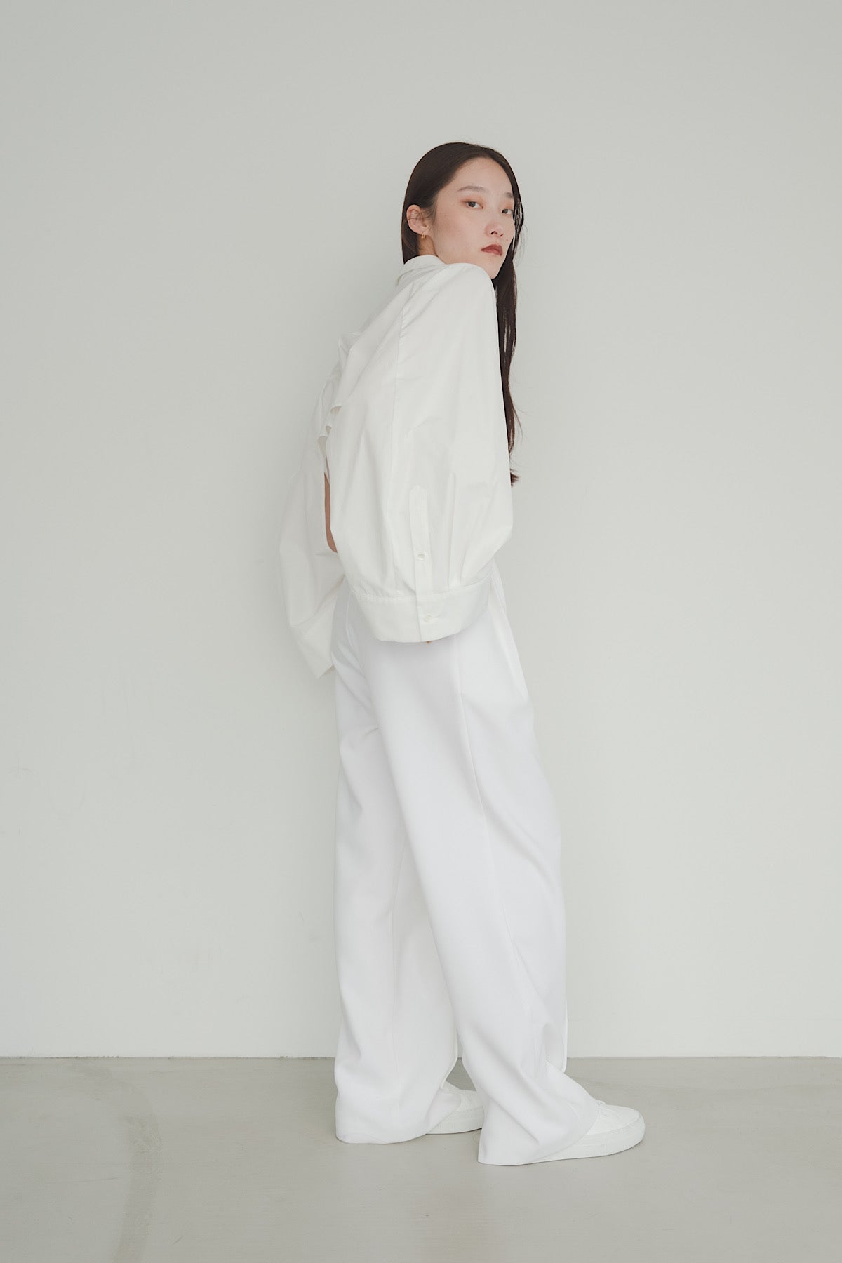 ishi センタータック入りワイドパンツ