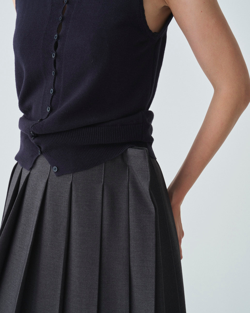 ishi ピークドアクセントプリーツスカート