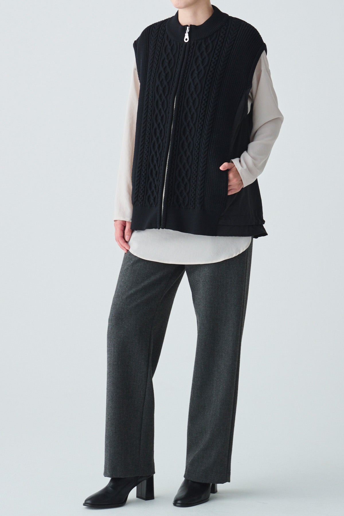 クルーネックコンフィプルオーバー