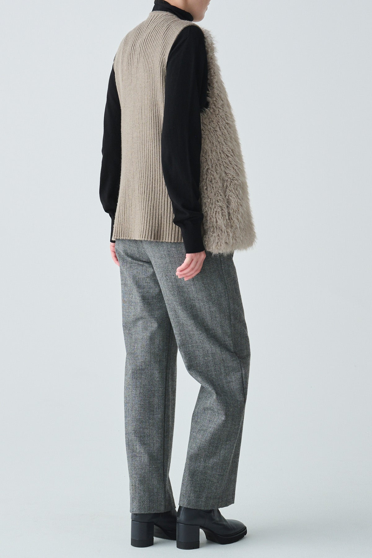 フェイクファーニット切替ジレ