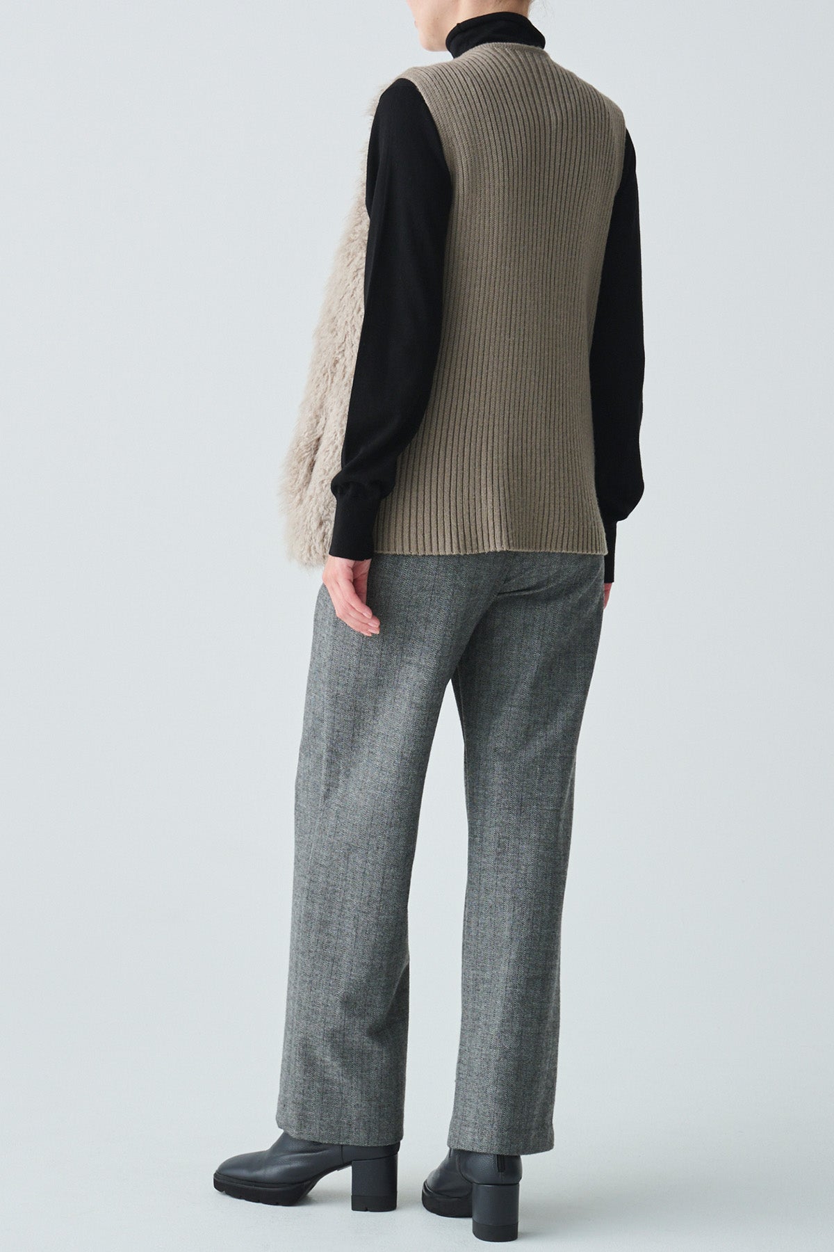 LiSALiSAashiyaリサリサ芦屋フェイクファー×ボアコンビネーションジレ フェイクファー×ボアコンビネーションジレ – LiSA LiSA ONLINE SHOP