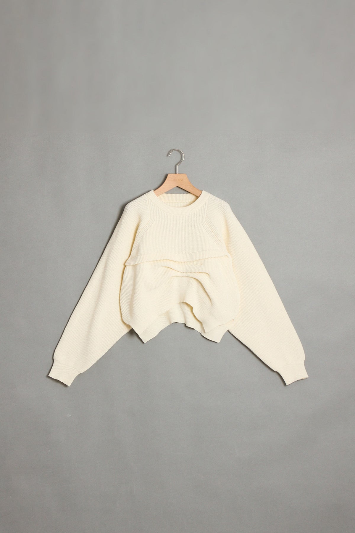 アシメタックデザインニット