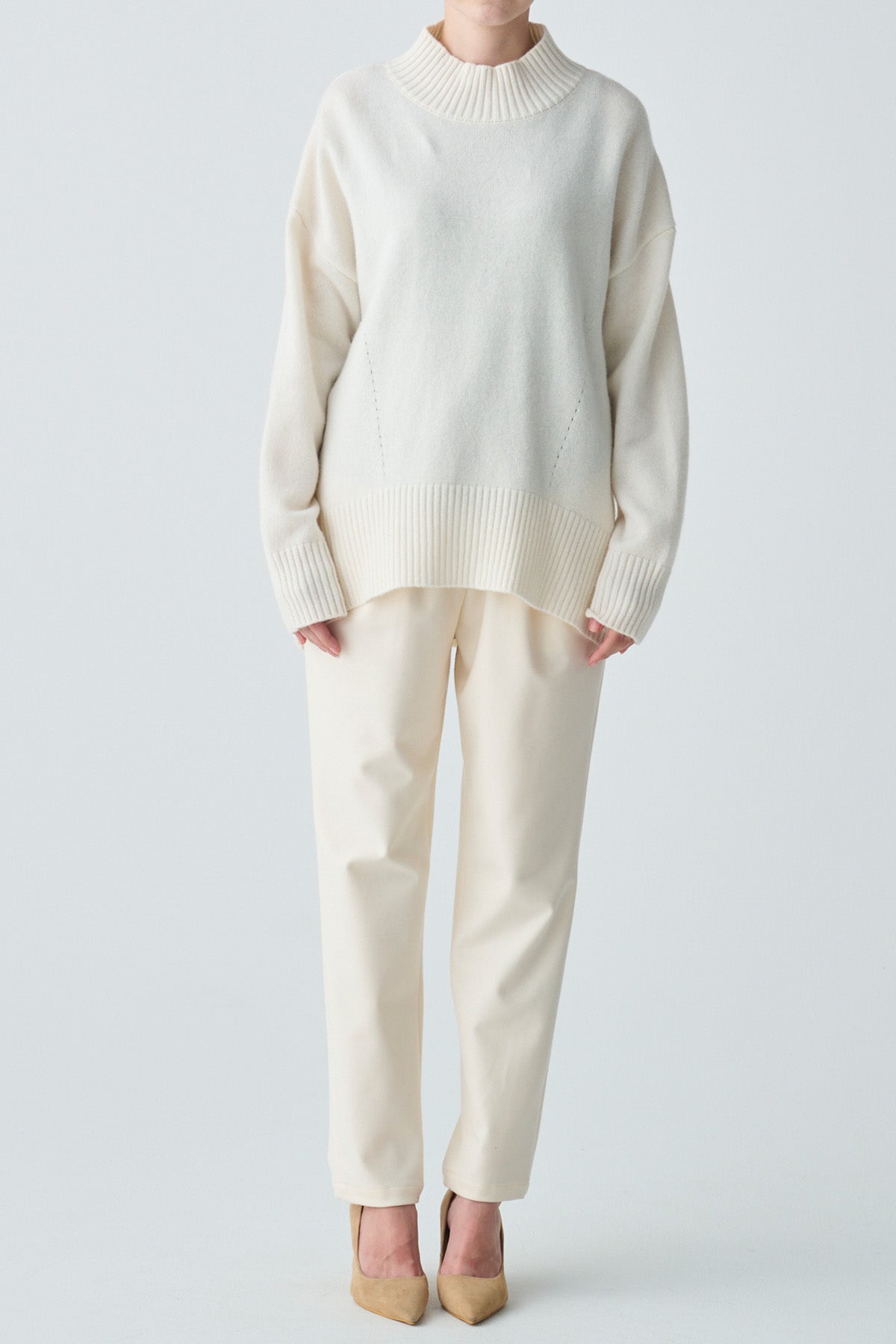 ハイネックスリットカラーウールニット