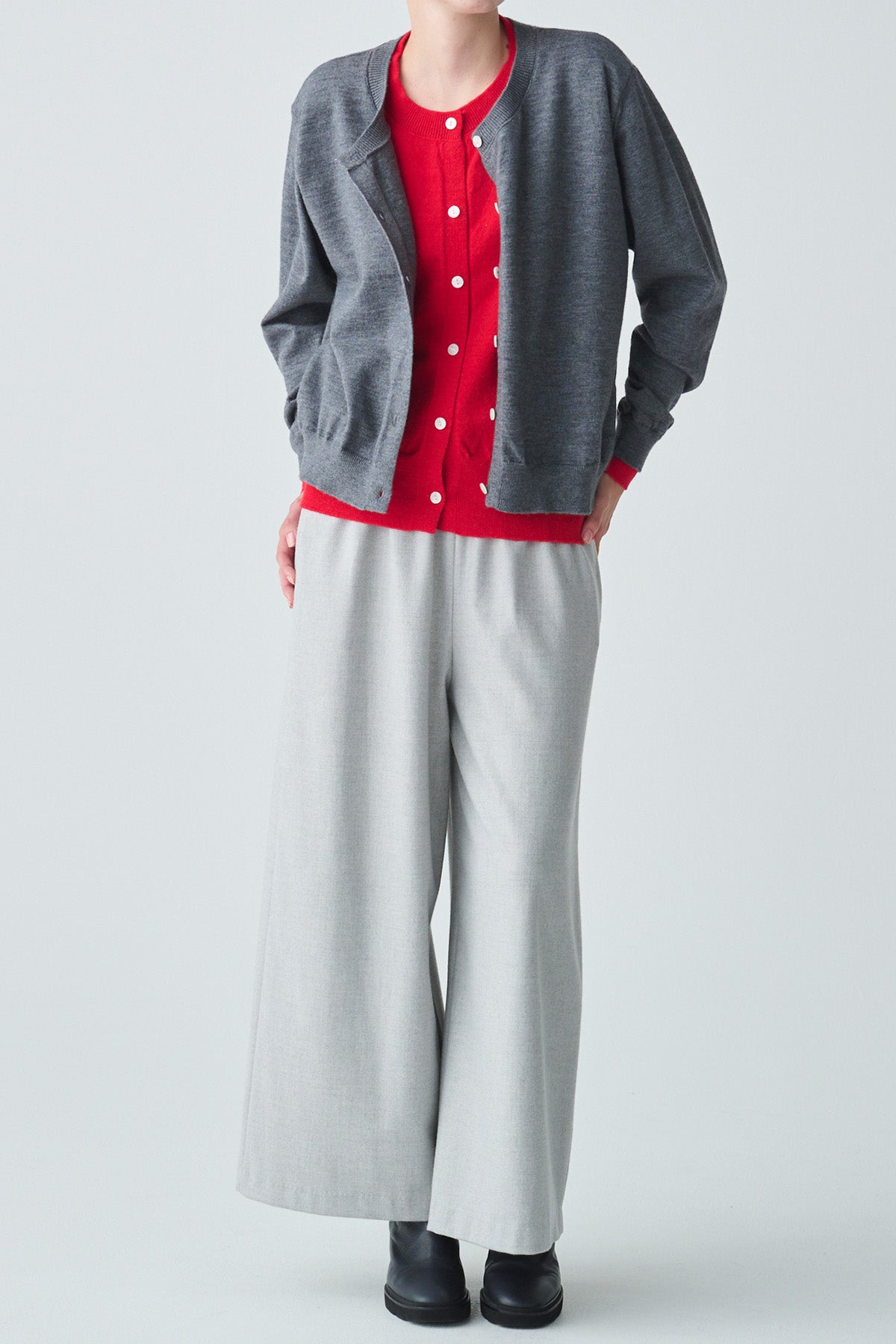 4608【美品】クルニ　レイヤードカーディガン 金ボタン　バイカラー　S 黒　白 4608【美品】クルニ レイヤードカーディガン 金ボタン バイカラー S 黒