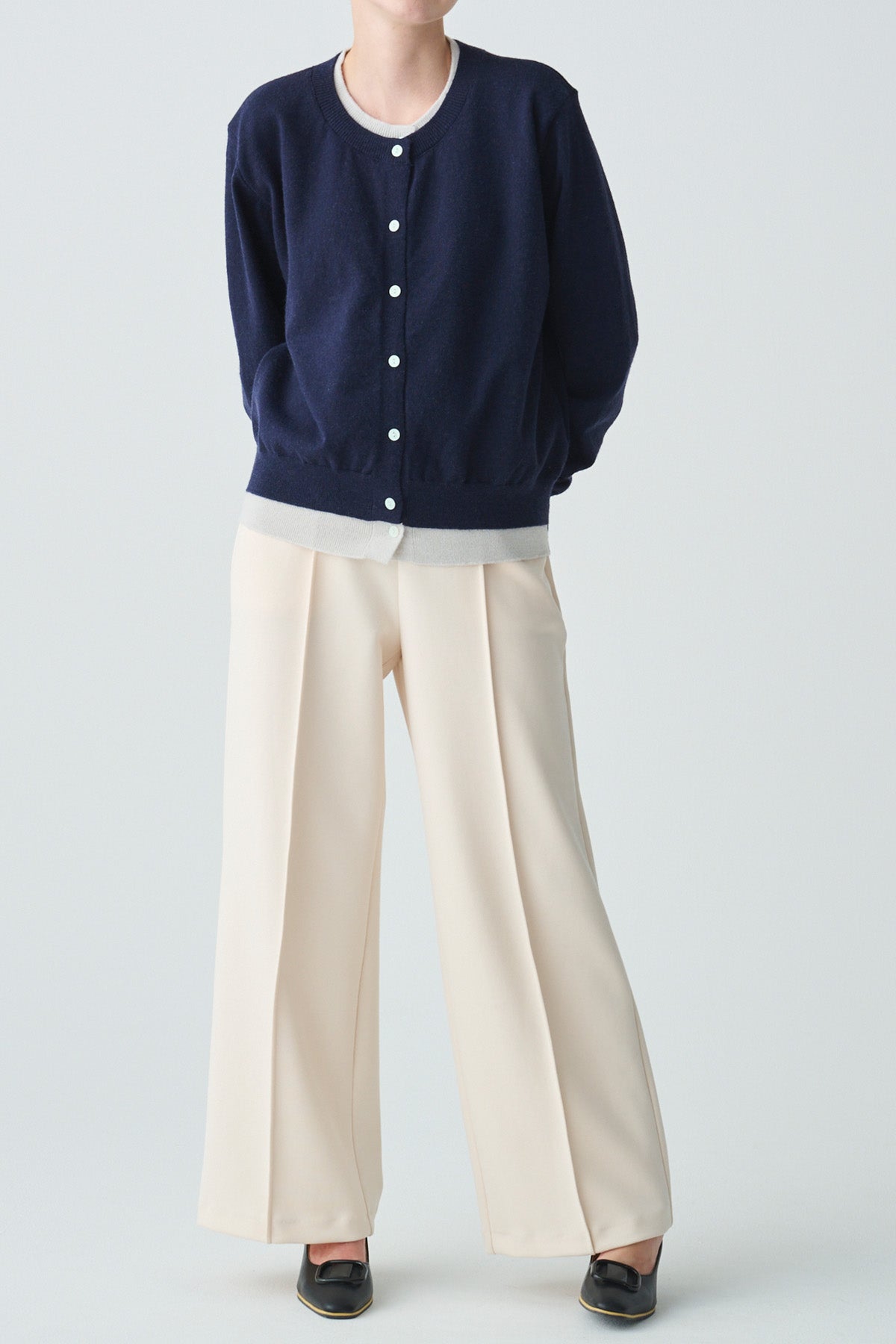 センターシームボンディングワイドパンツ – LiSA LiSA ONLINE SHOP