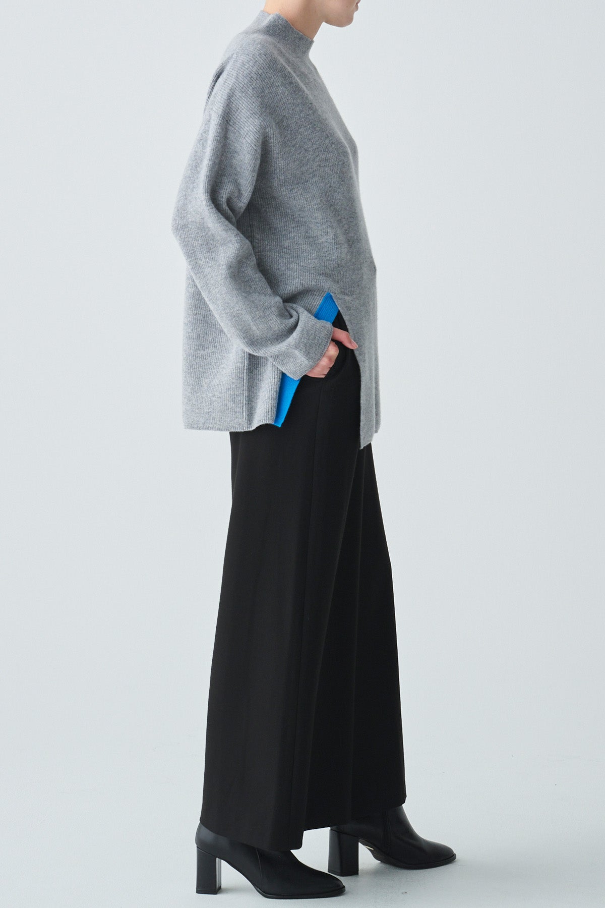 バイカラースリットデザインカシミヤ混ニット