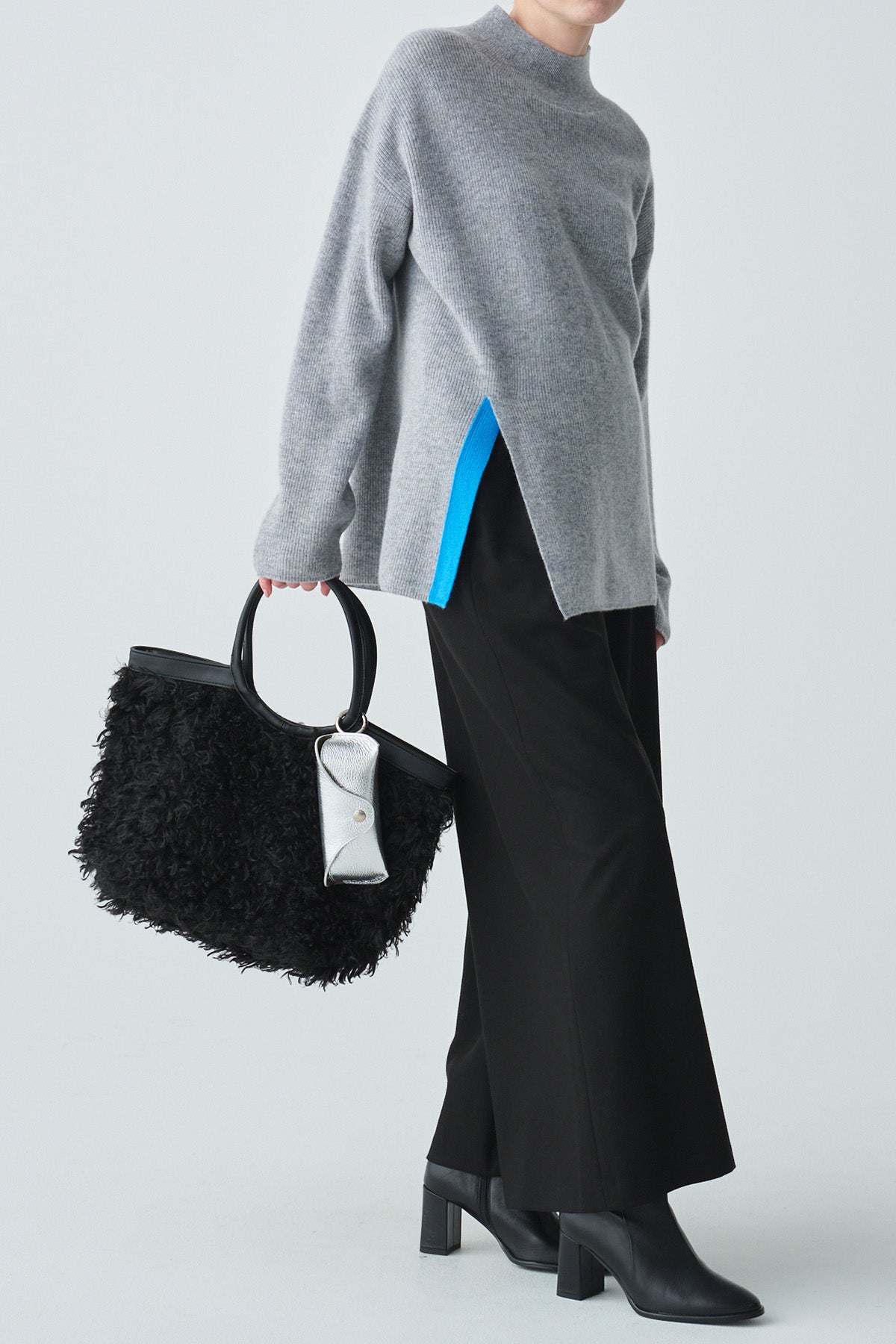 バイカラースリットデザインカシミヤ混ニット