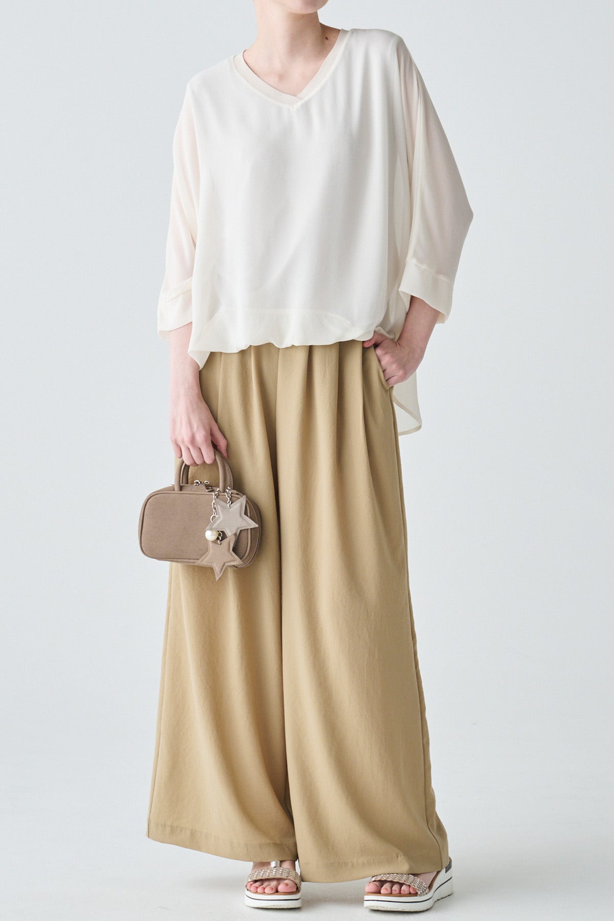 a-jolie チャーム付ミニバッグ（ショルダー付）