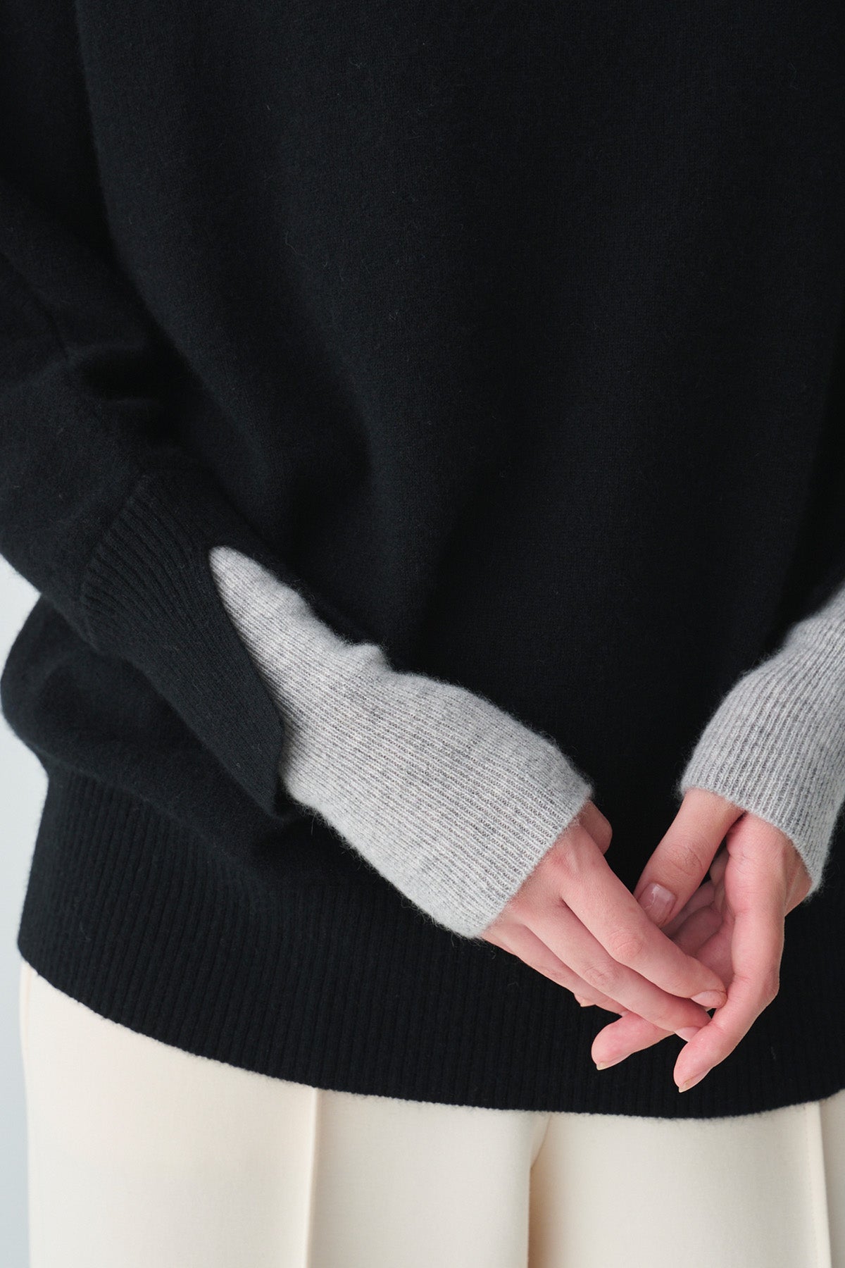 バイカラーレイヤードカフカシミヤニット