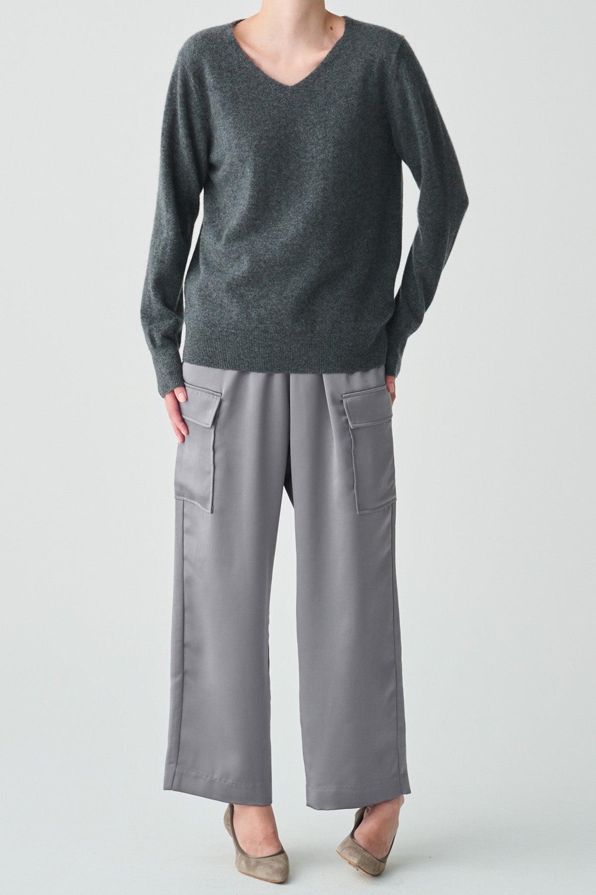 ソフトVネックカシミヤニット