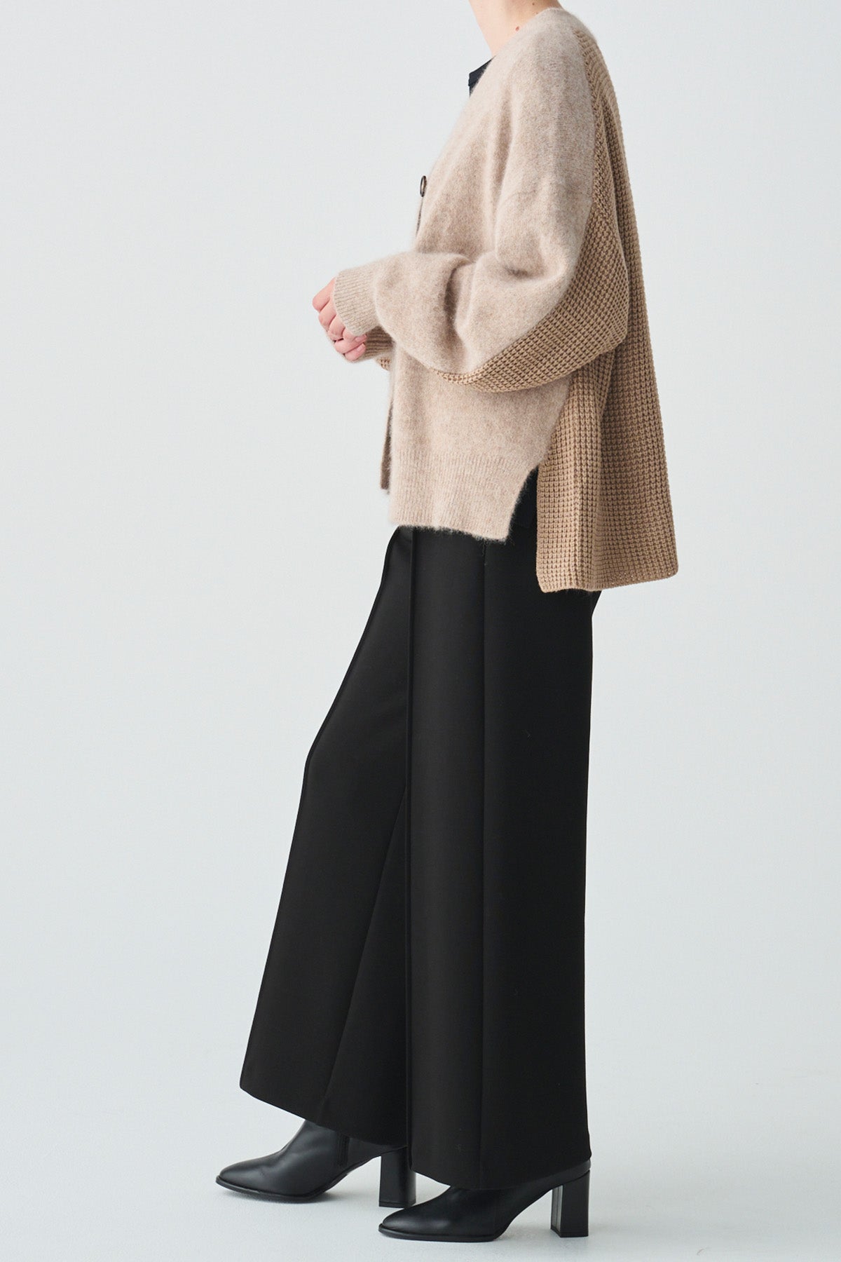 ワッフルデザインラクーン混カーディガン