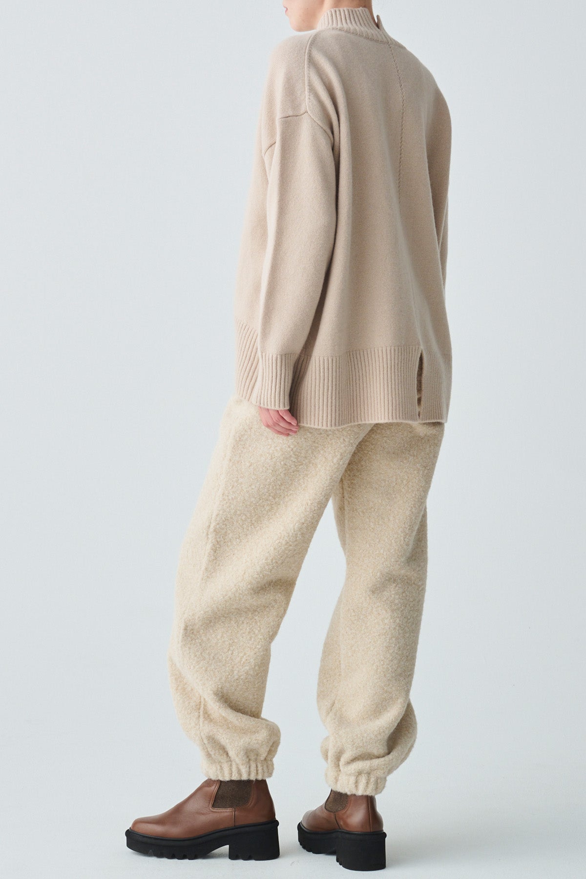 ハイネックスリットカラーウールニット