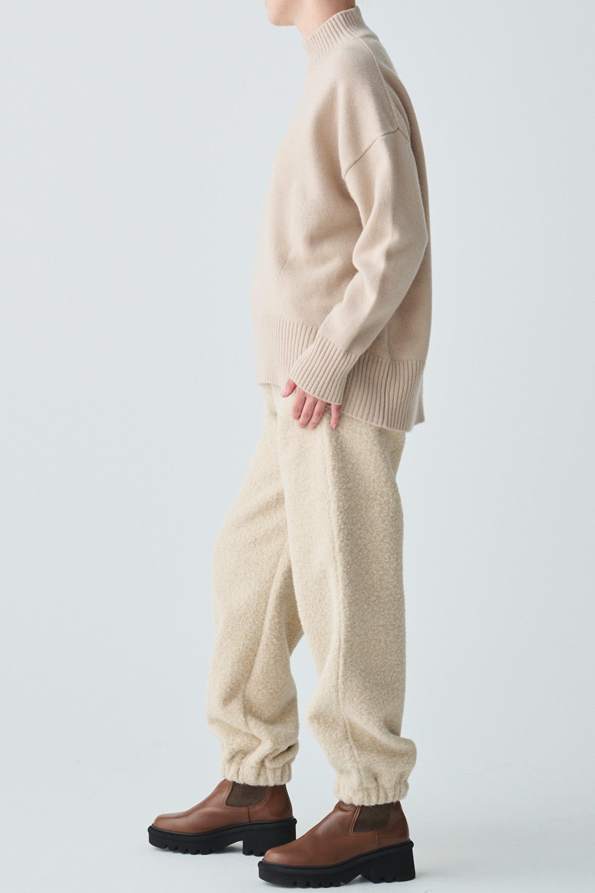 ハイネックスリットカラーウールニット