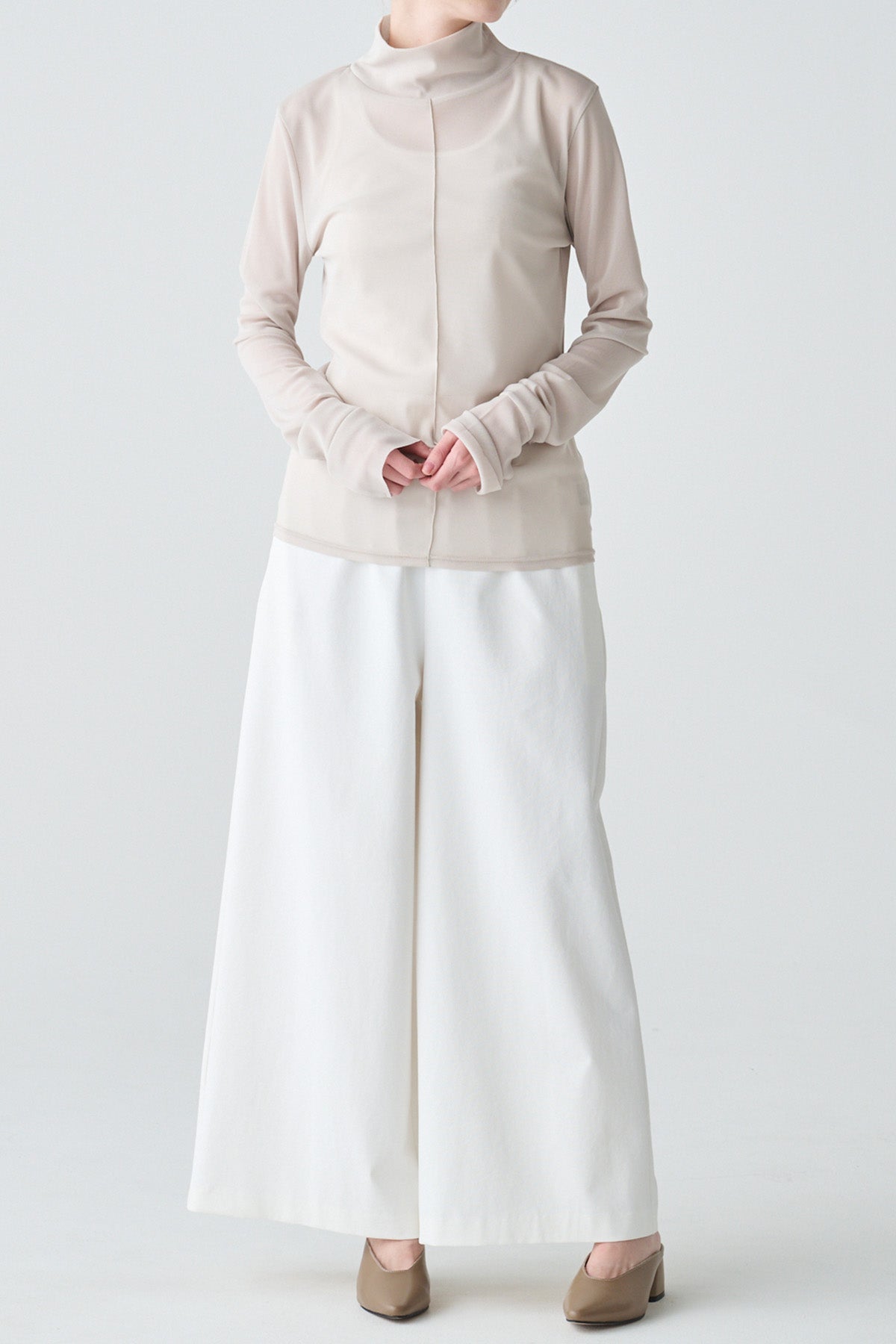 ハイネックメッシュプルオーバー