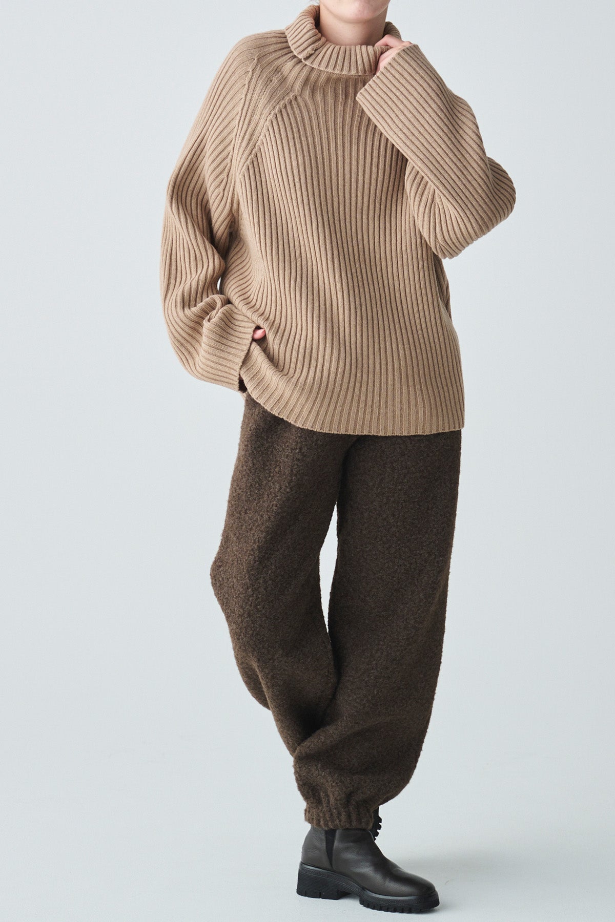 ドロスト付シープボアジョガーパンツ