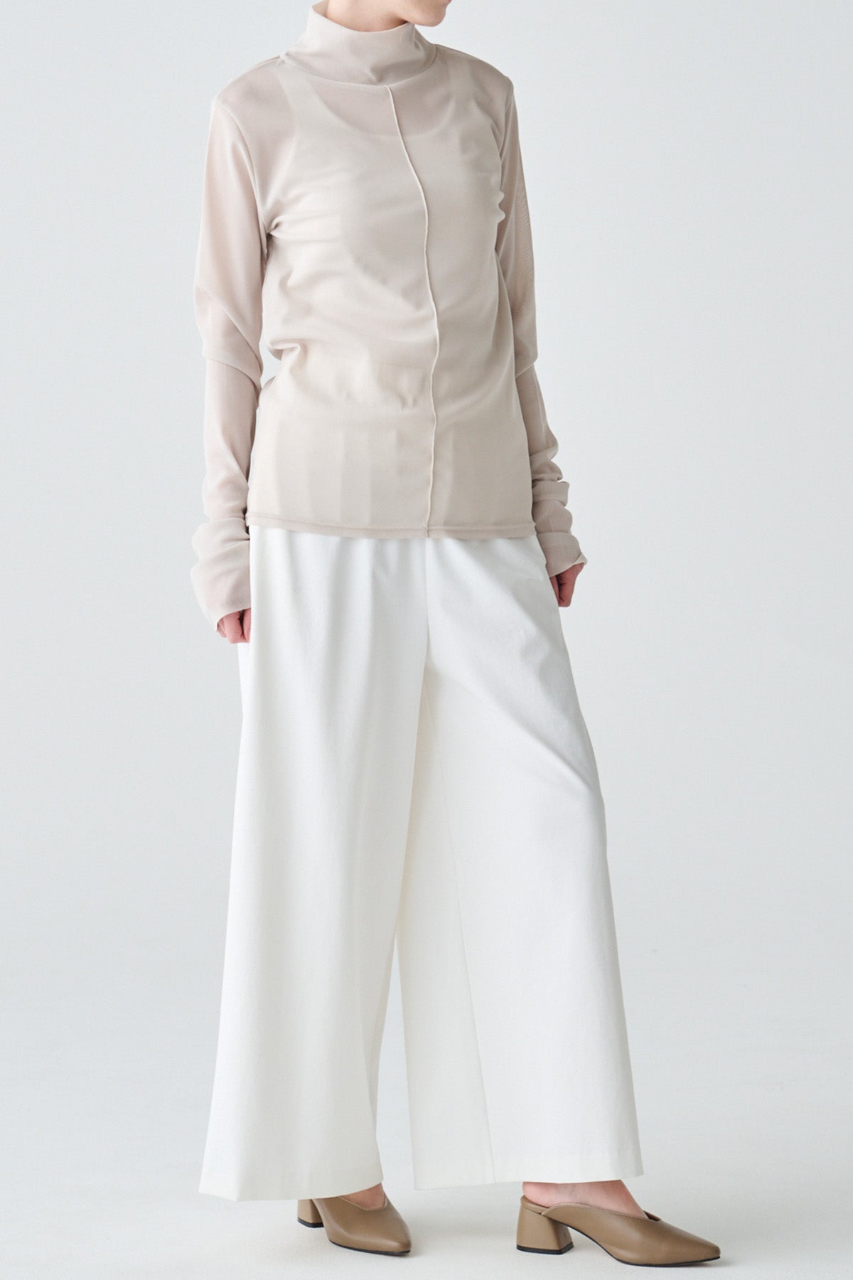 ハイネックメッシュプルオーバー